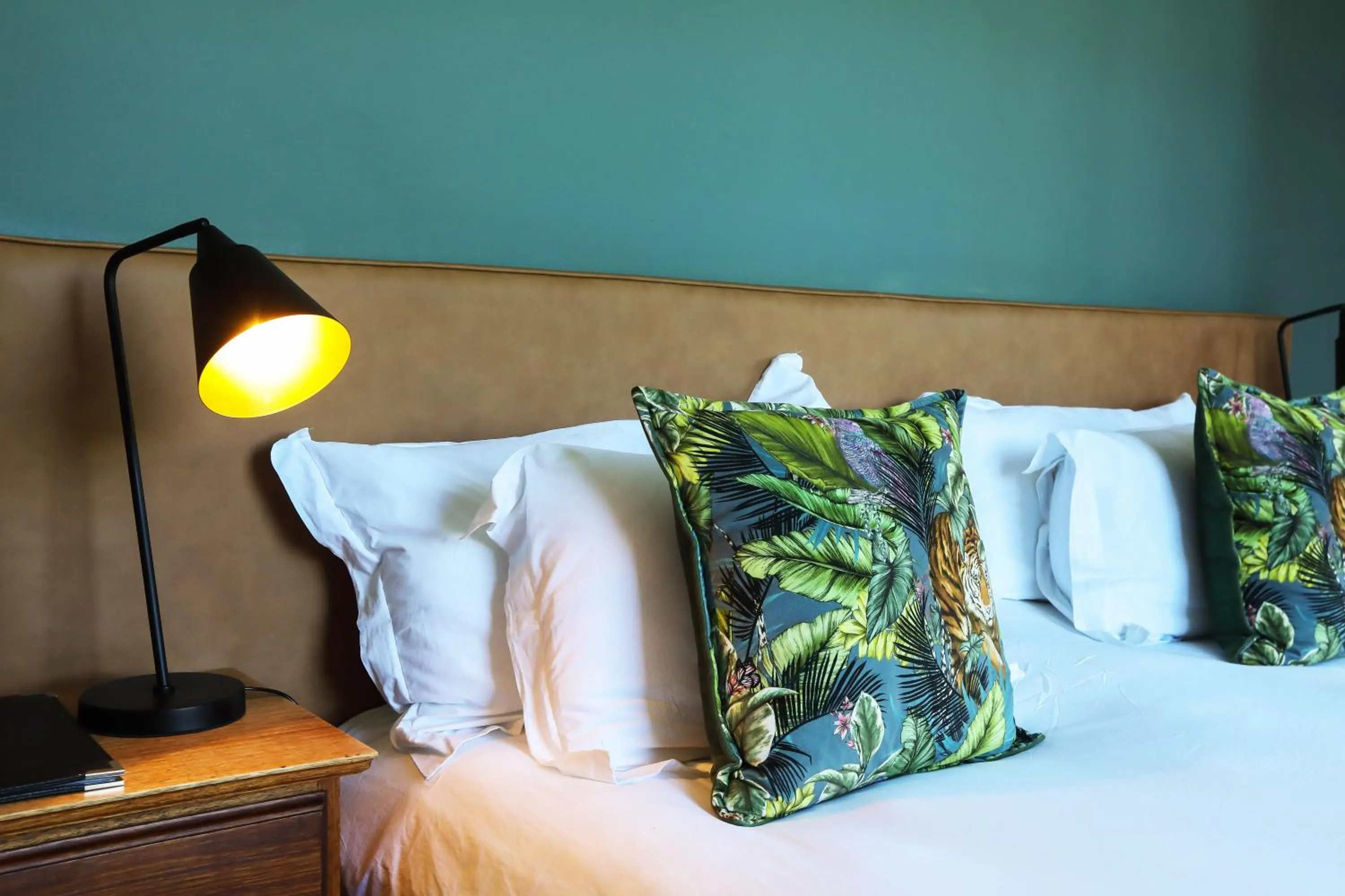 Bed in The Nottingham Road Hotel