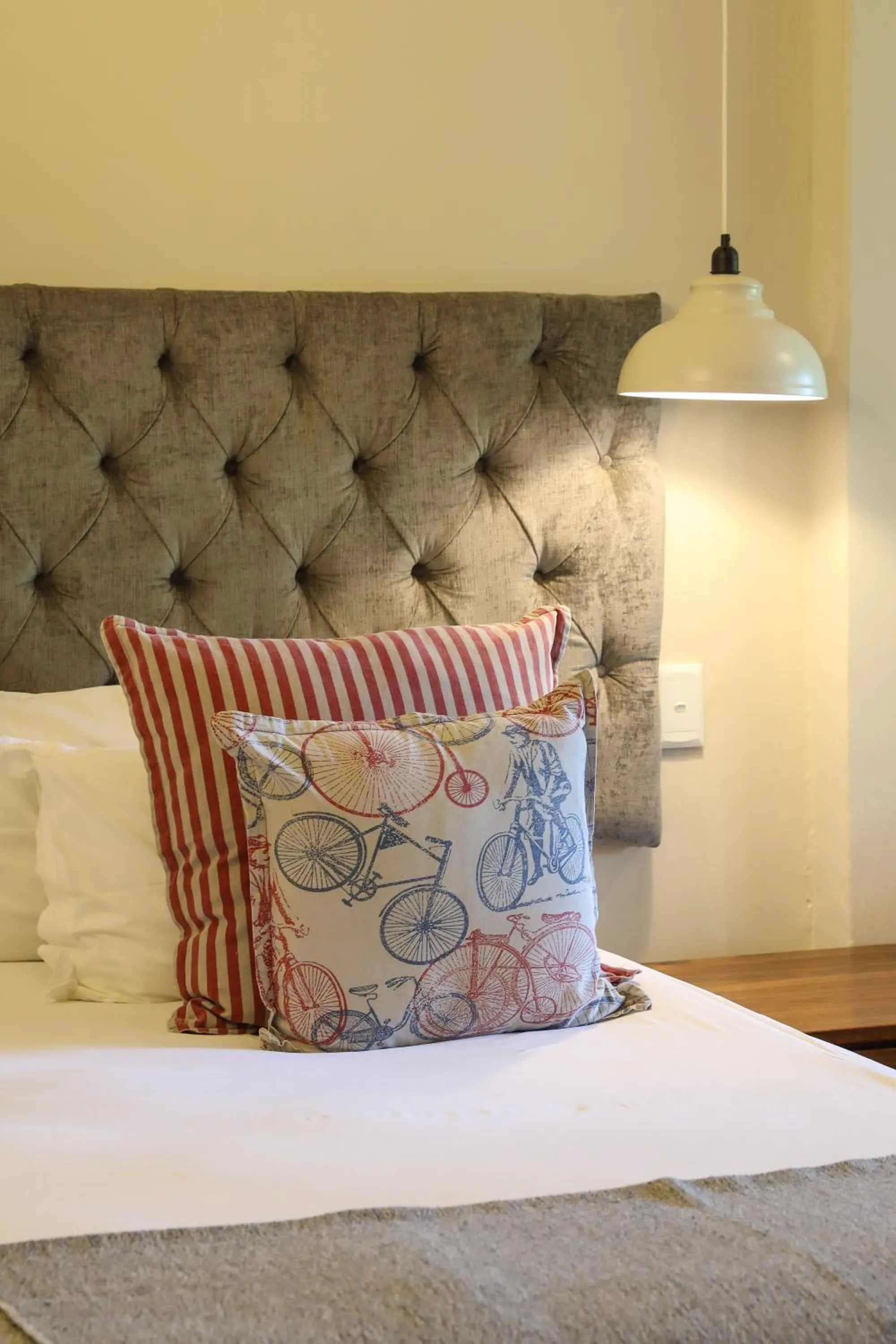 Bed in The Nottingham Road Hotel