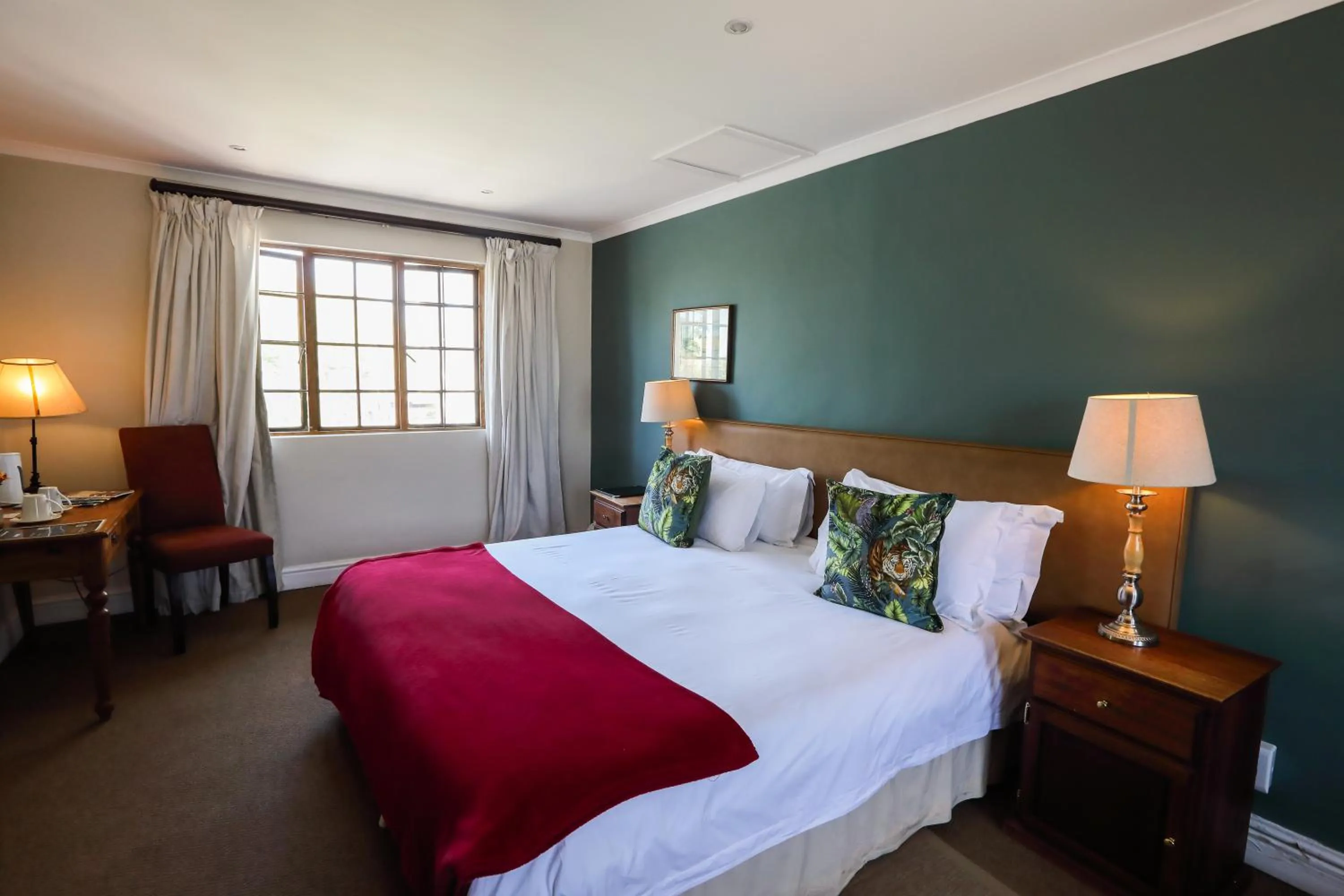 Bed in The Nottingham Road Hotel