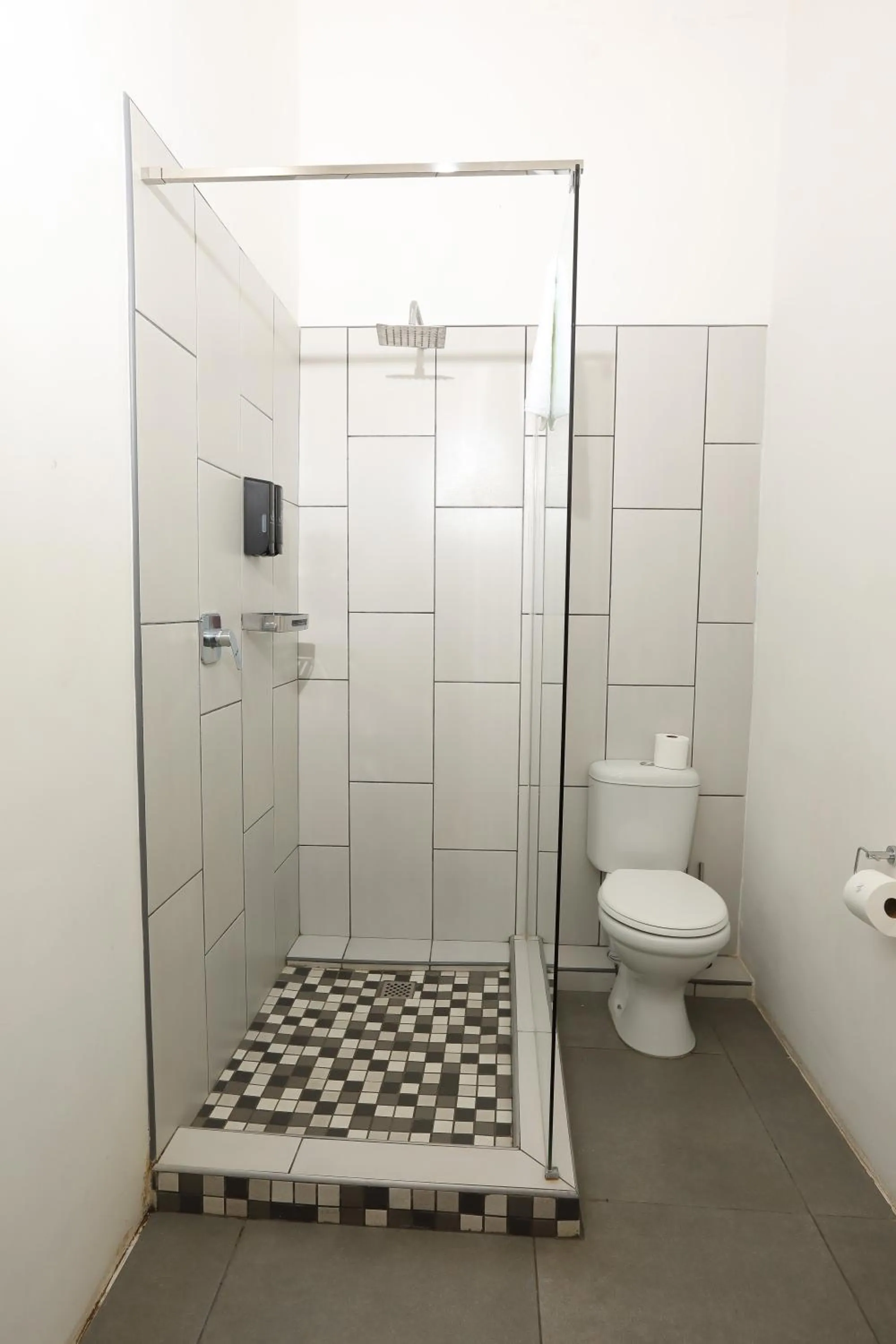 Shower in The Nottingham Road Hotel