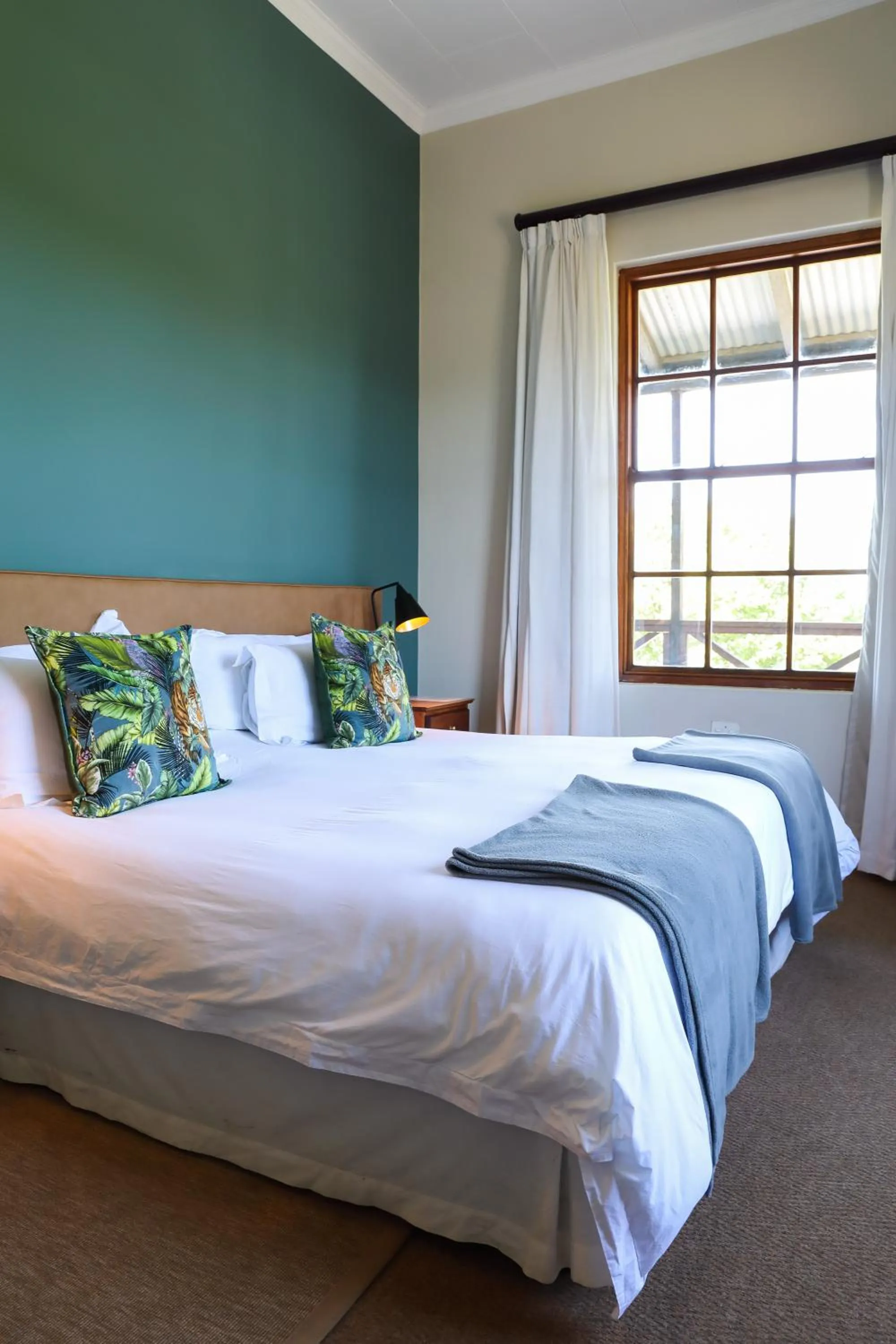 Bed in The Nottingham Road Hotel