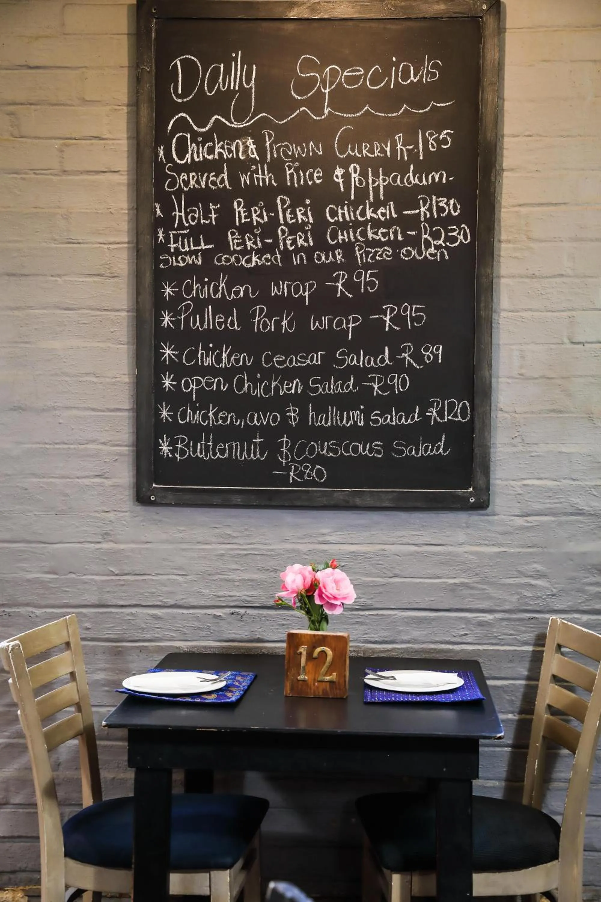 Restaurant/places to eat in The Nottingham Road Hotel