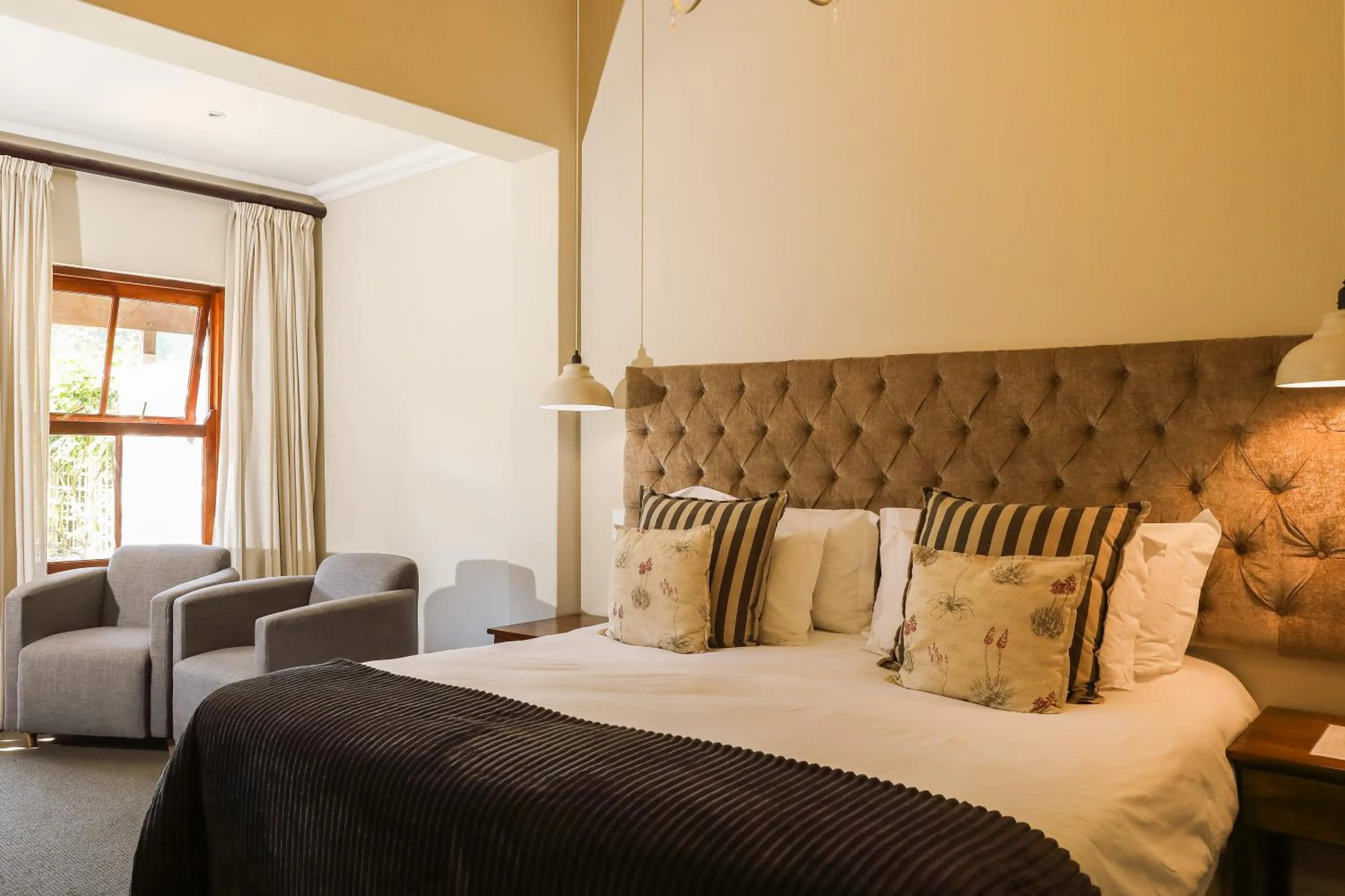 Bed in The Nottingham Road Hotel