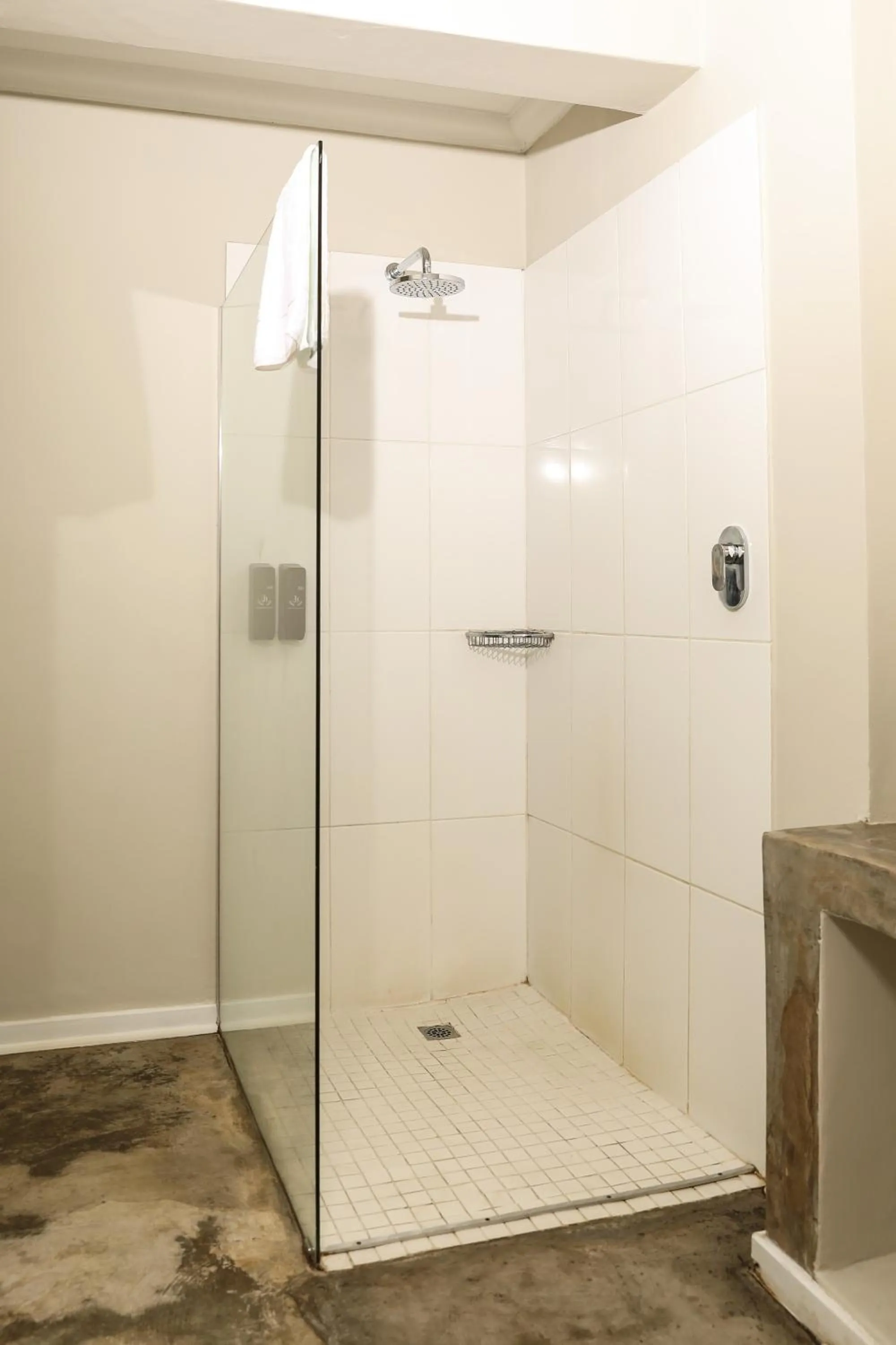 Shower in The Nottingham Road Hotel