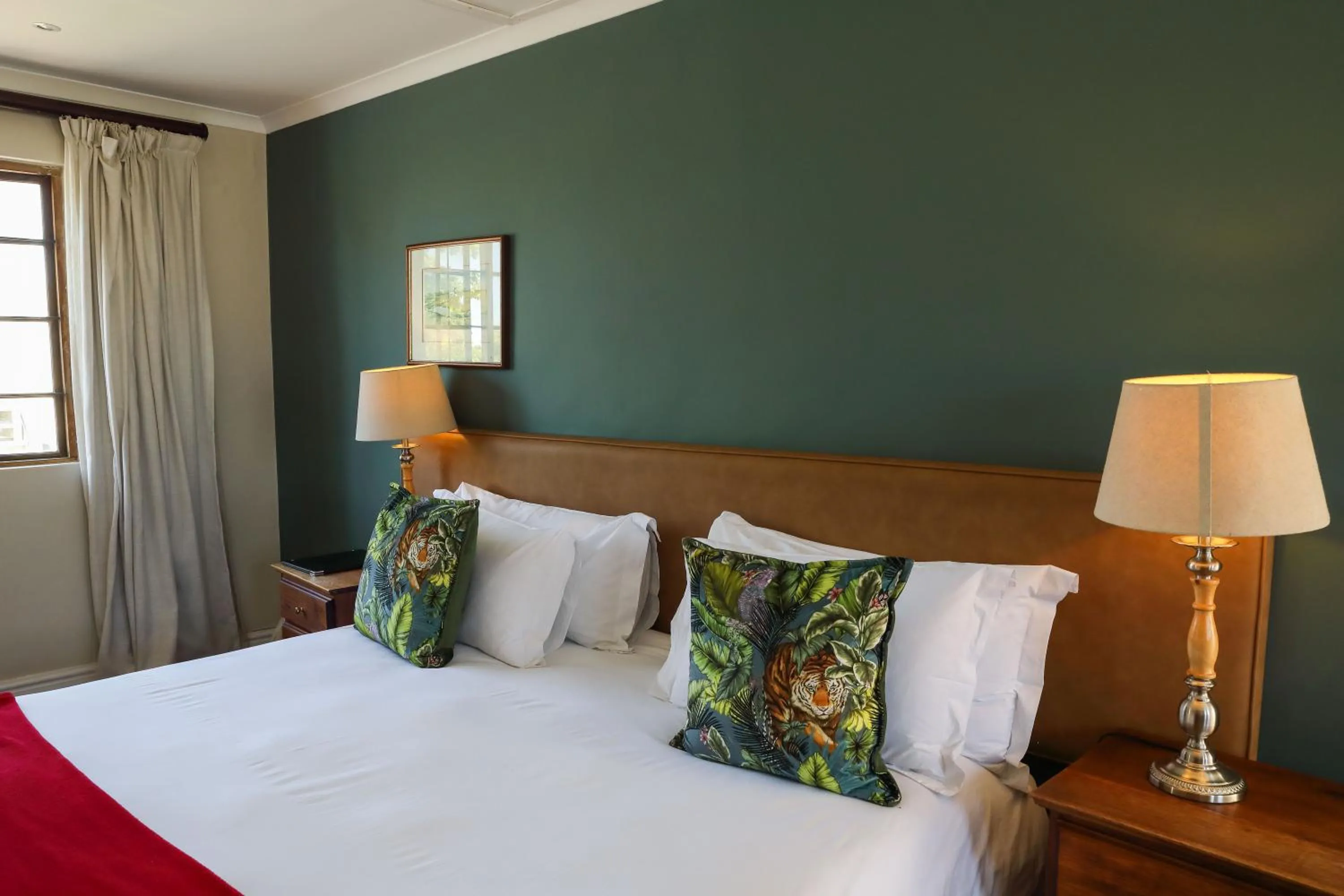 Bed in The Nottingham Road Hotel