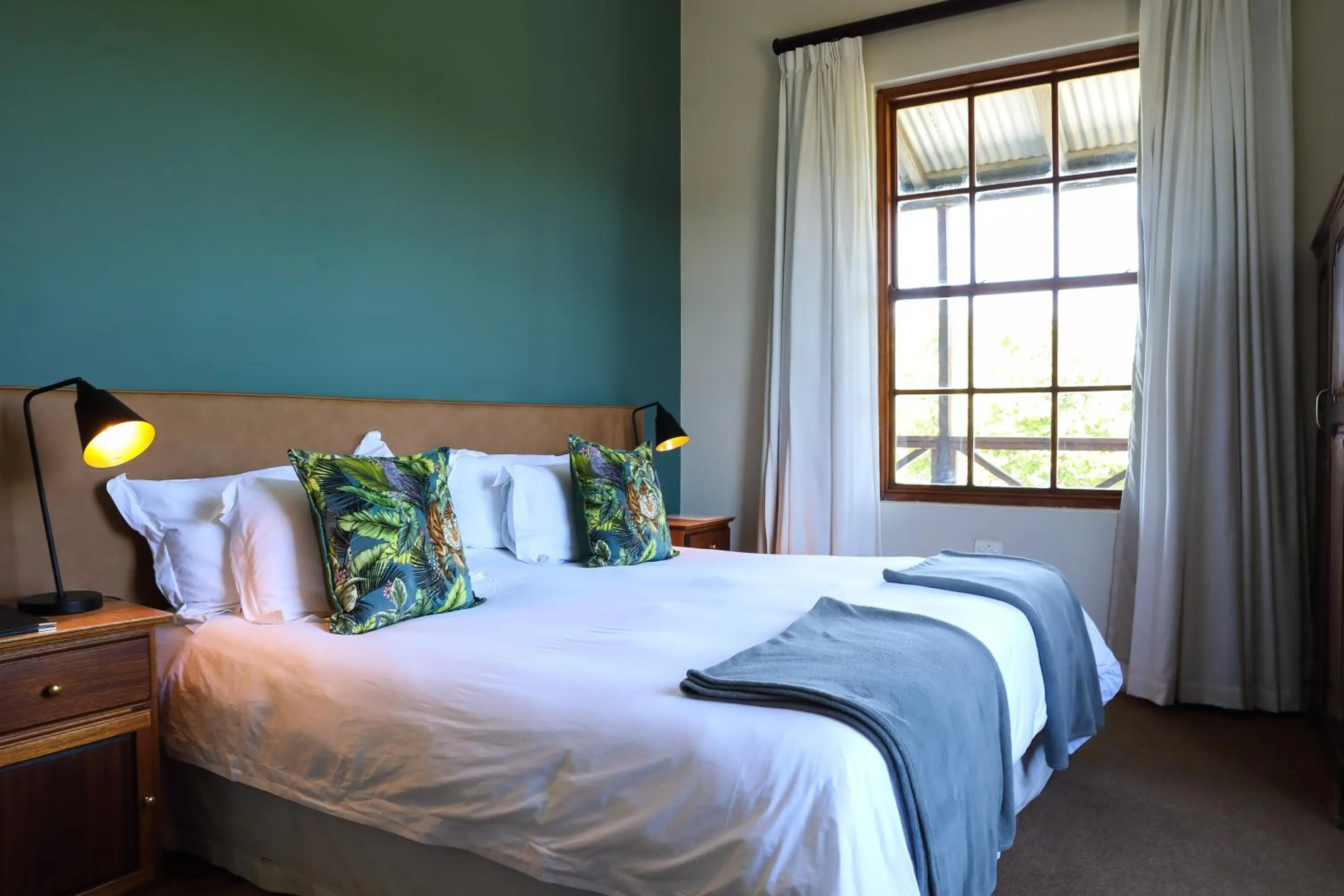 Bed in The Nottingham Road Hotel