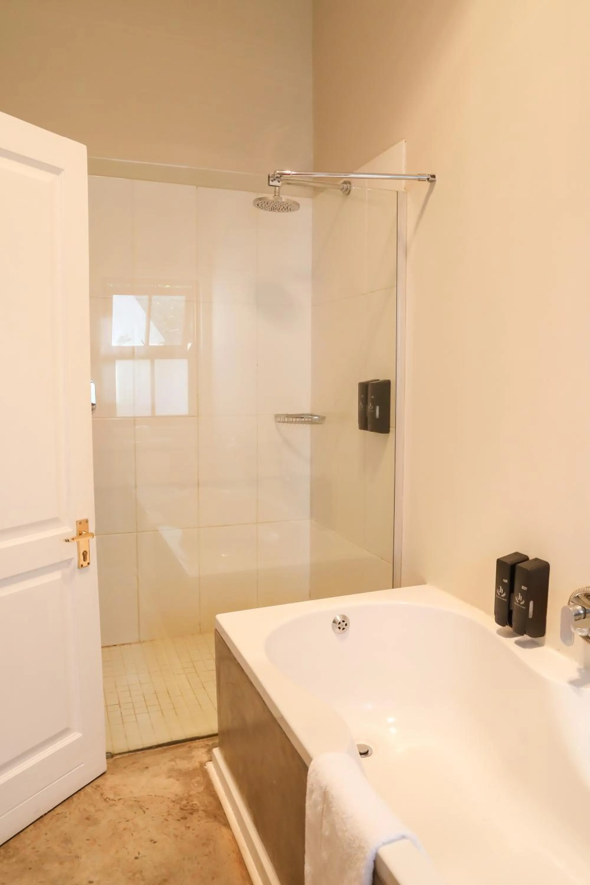 Shower in The Nottingham Road Hotel