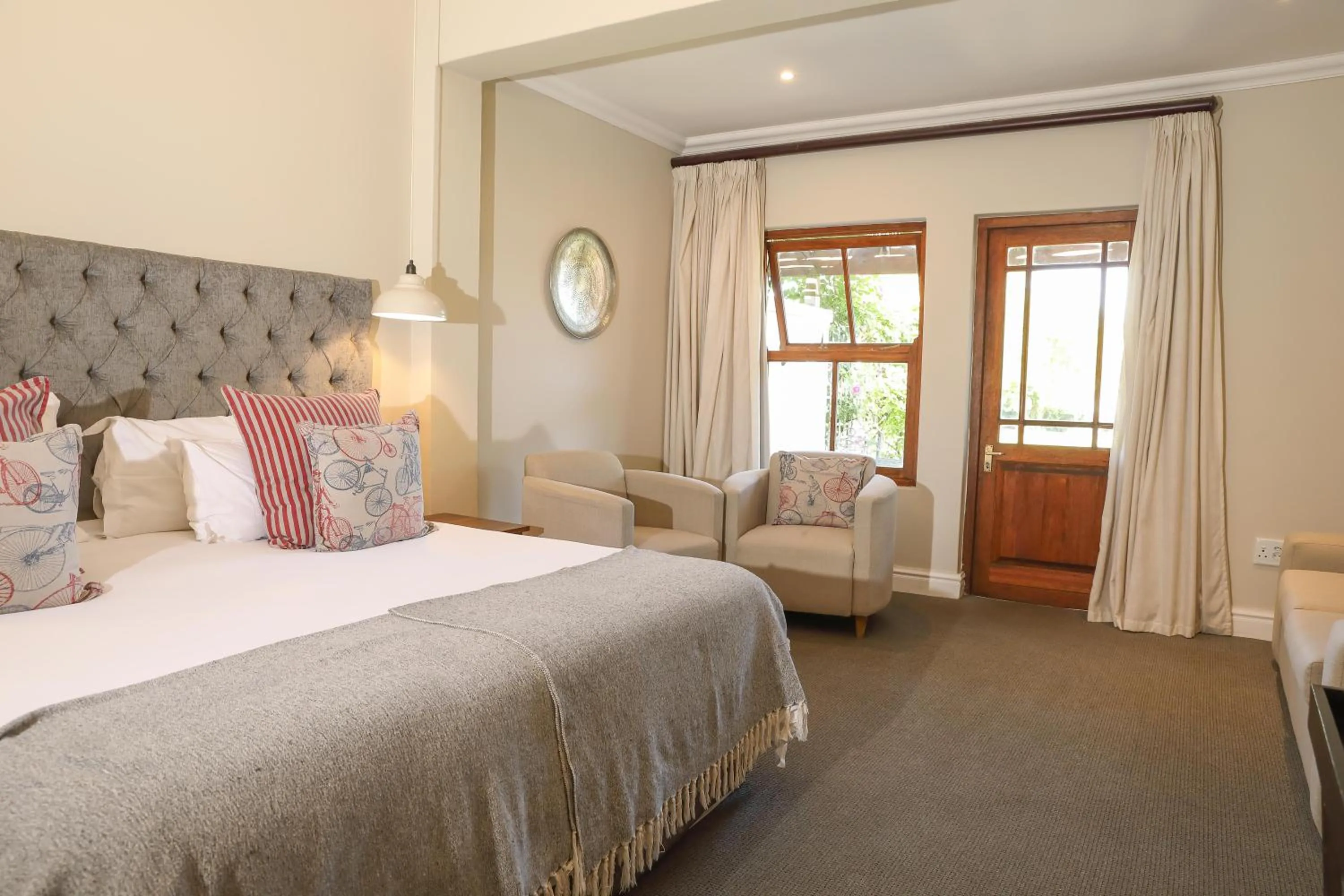 Bed in The Nottingham Road Hotel