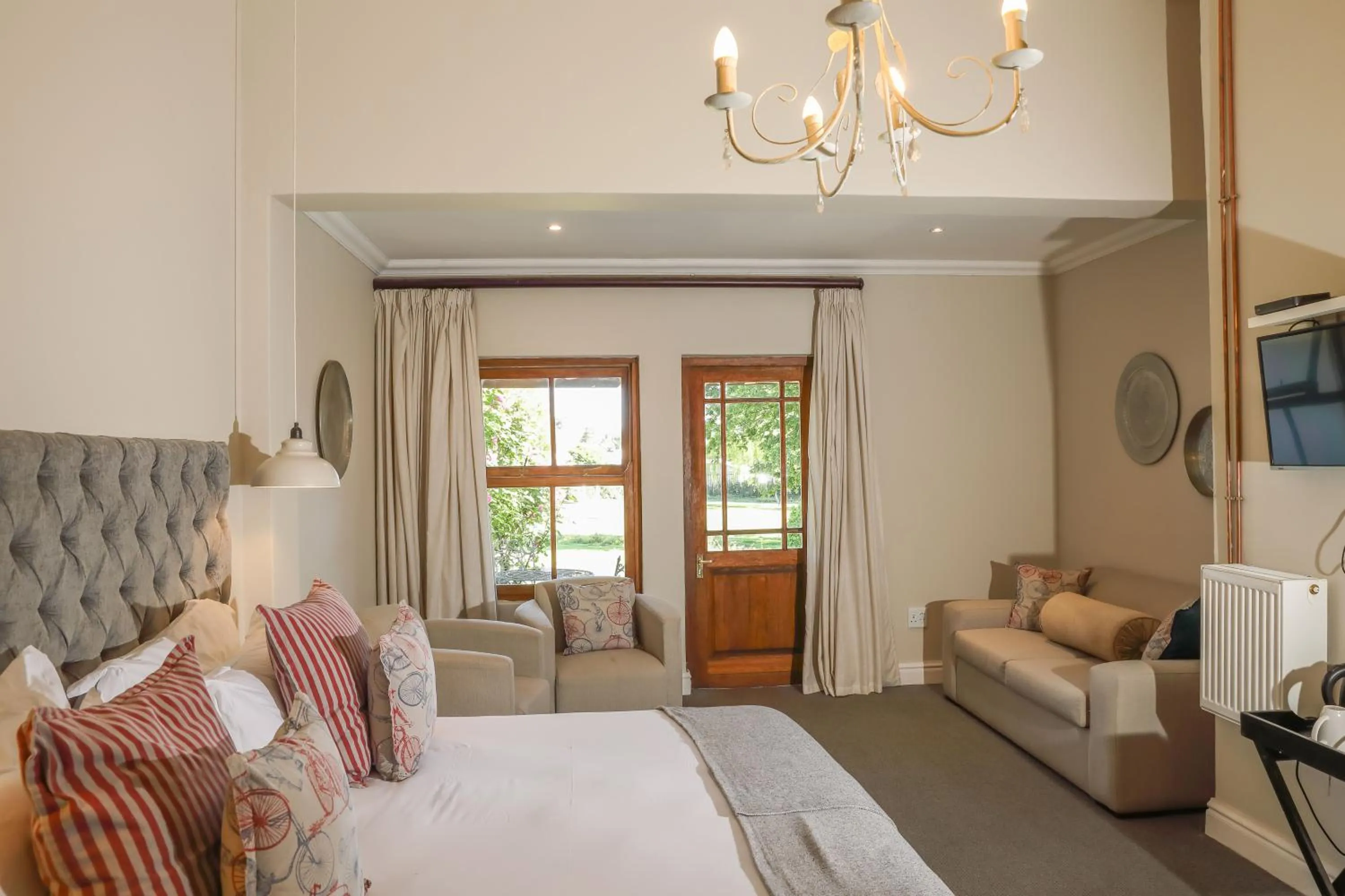 Bed in The Nottingham Road Hotel