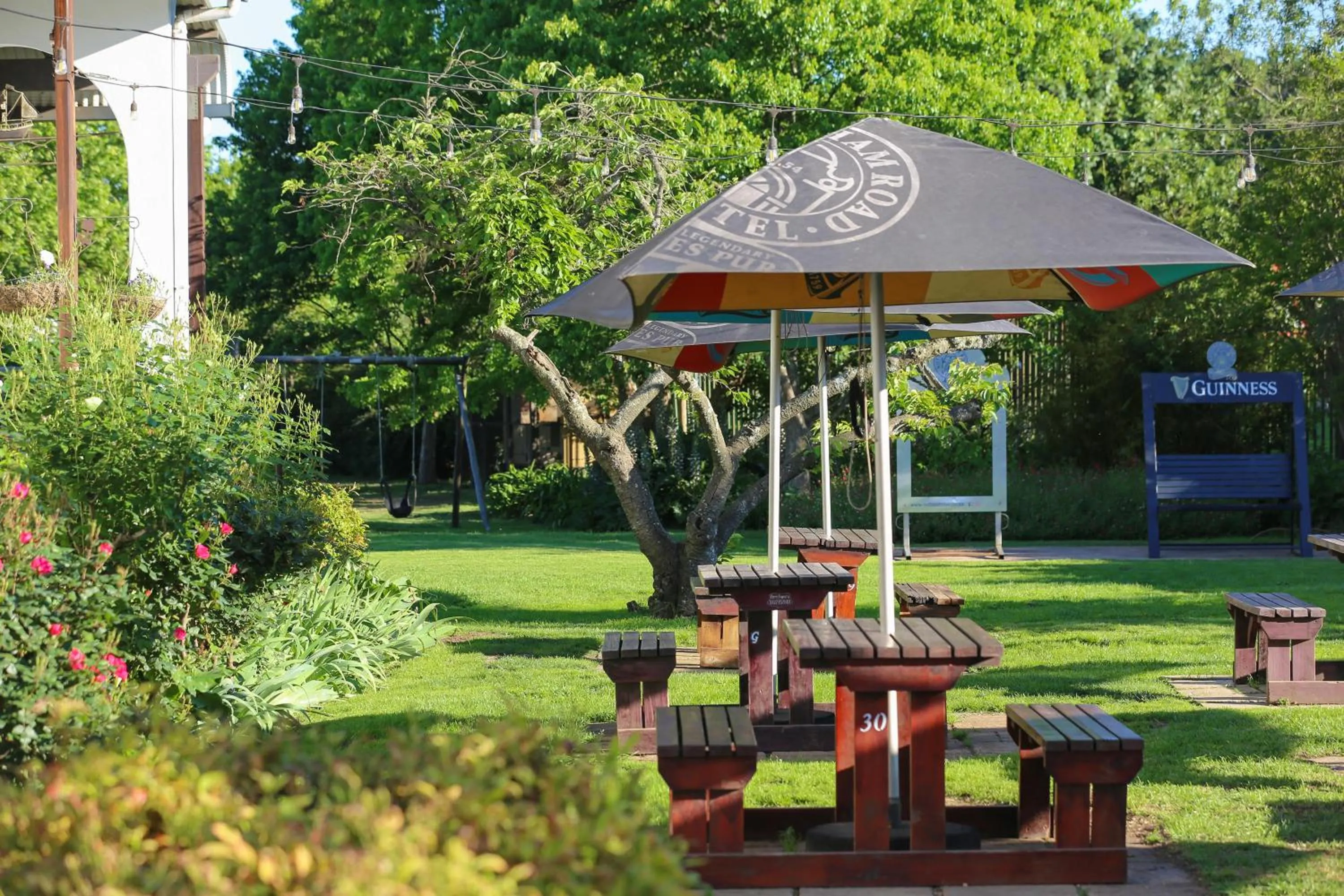 Restaurant/places to eat in The Nottingham Road Hotel