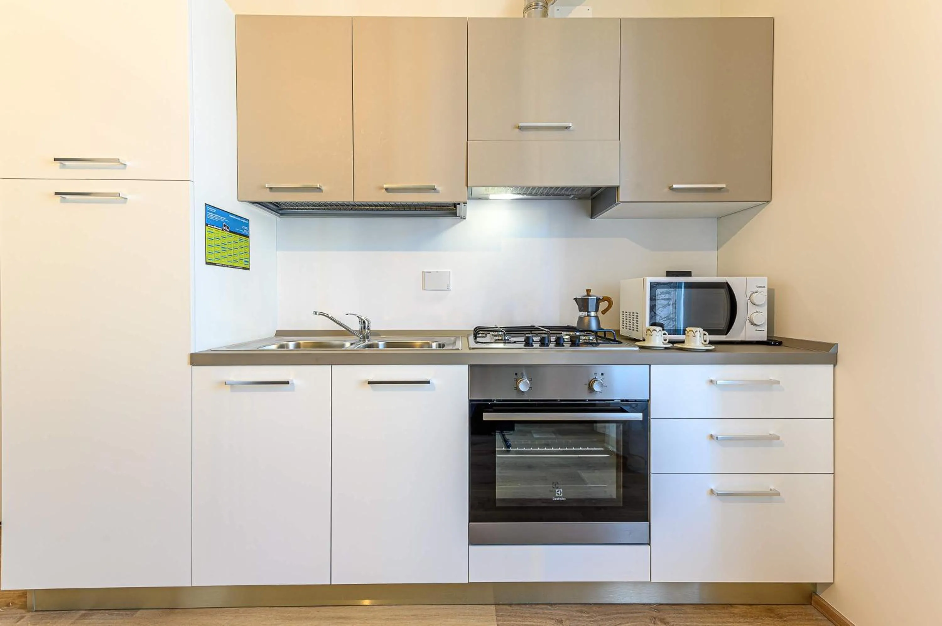 Hotel & Apartments " Perpoin "