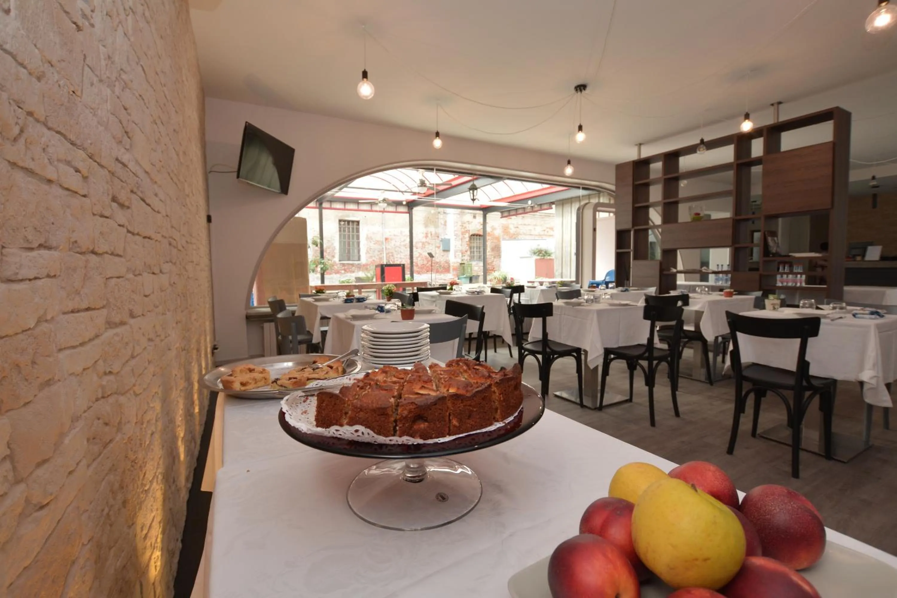 Food in Hotel & Apartments " Perpoin "