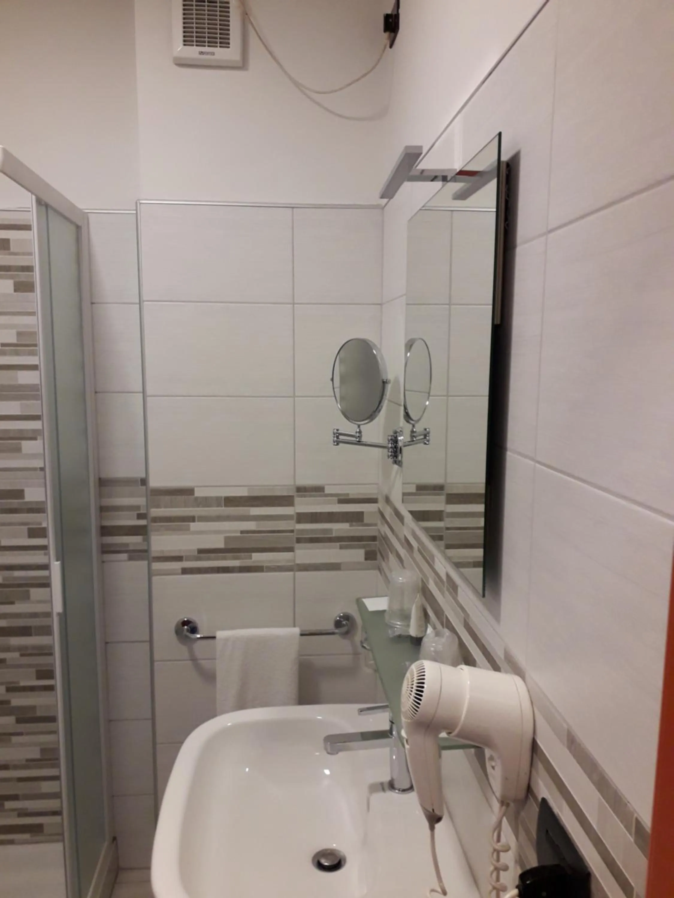 Hotel & Apartments " Perpoin "