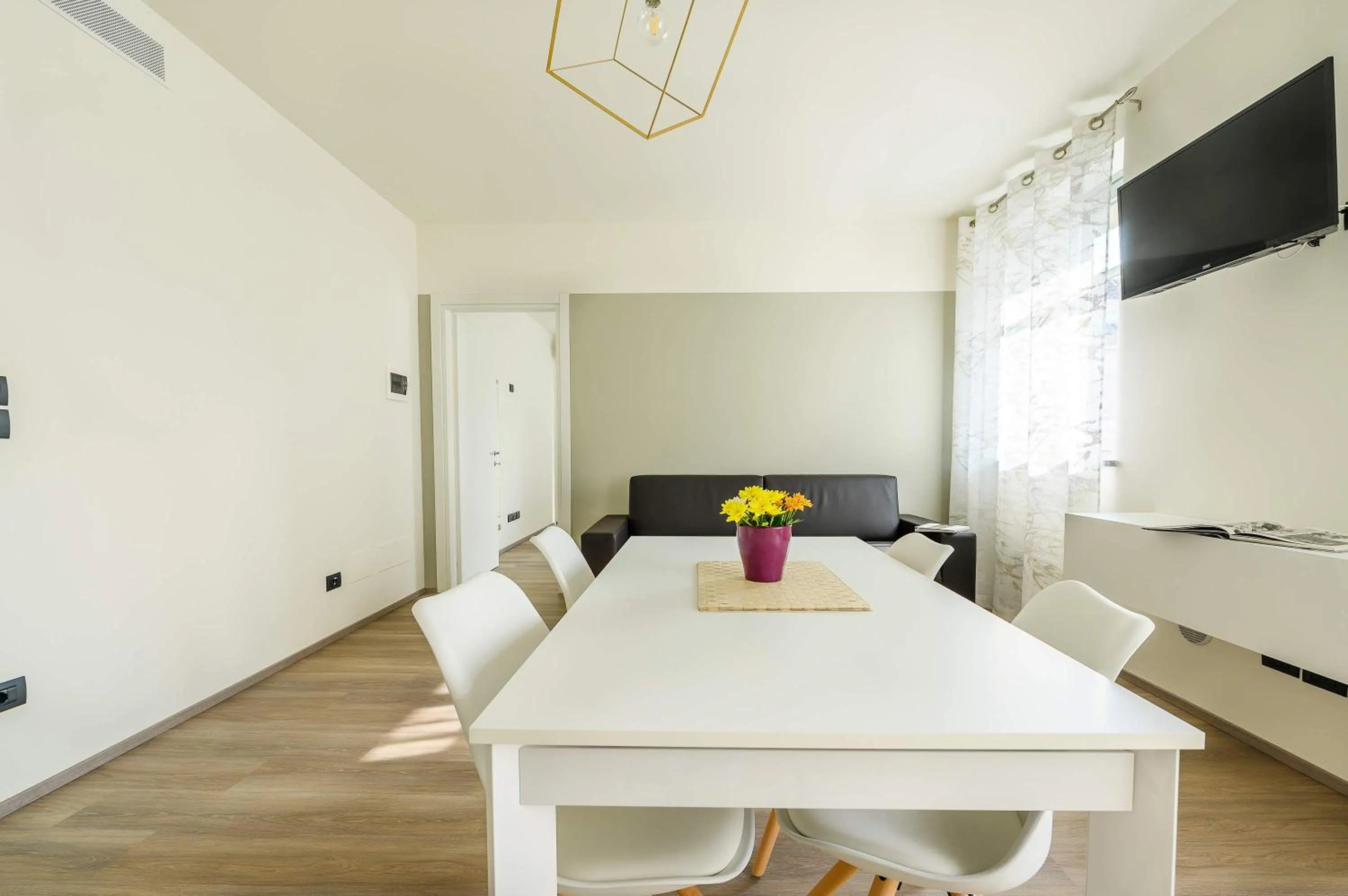 Hotel & Apartments " Perpoin "