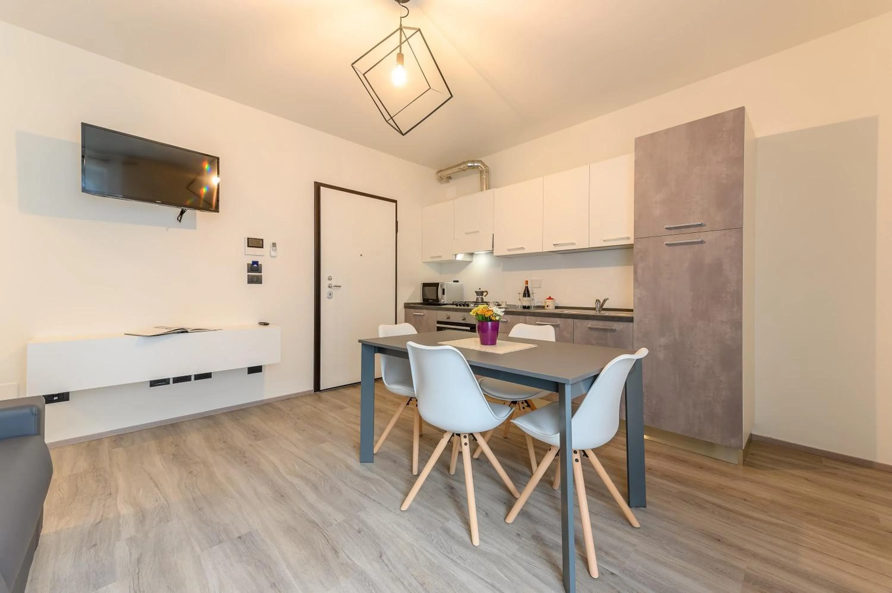 Hotel & Apartments " Perpoin "