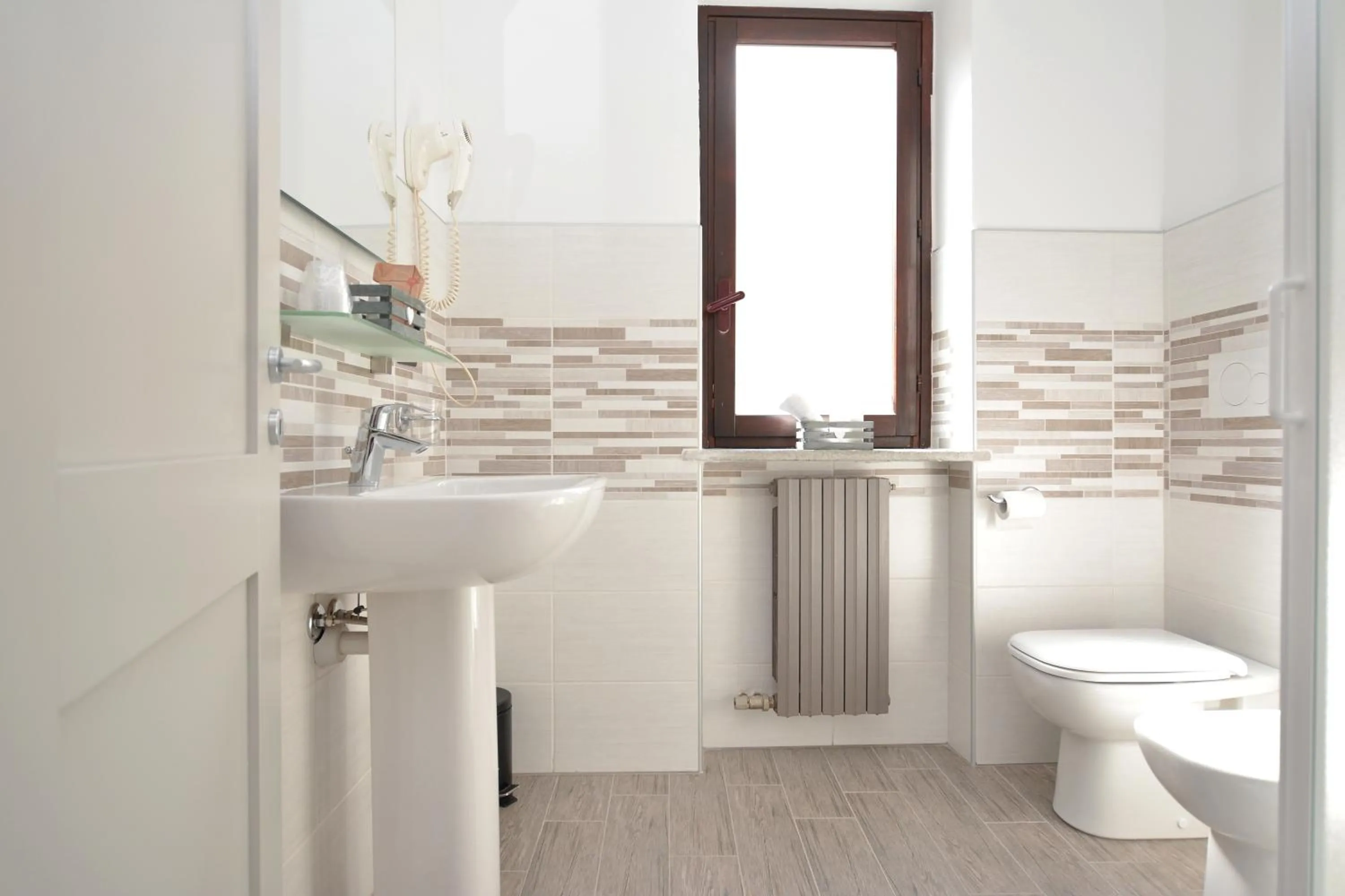 Hotel & Apartments " Perpoin "