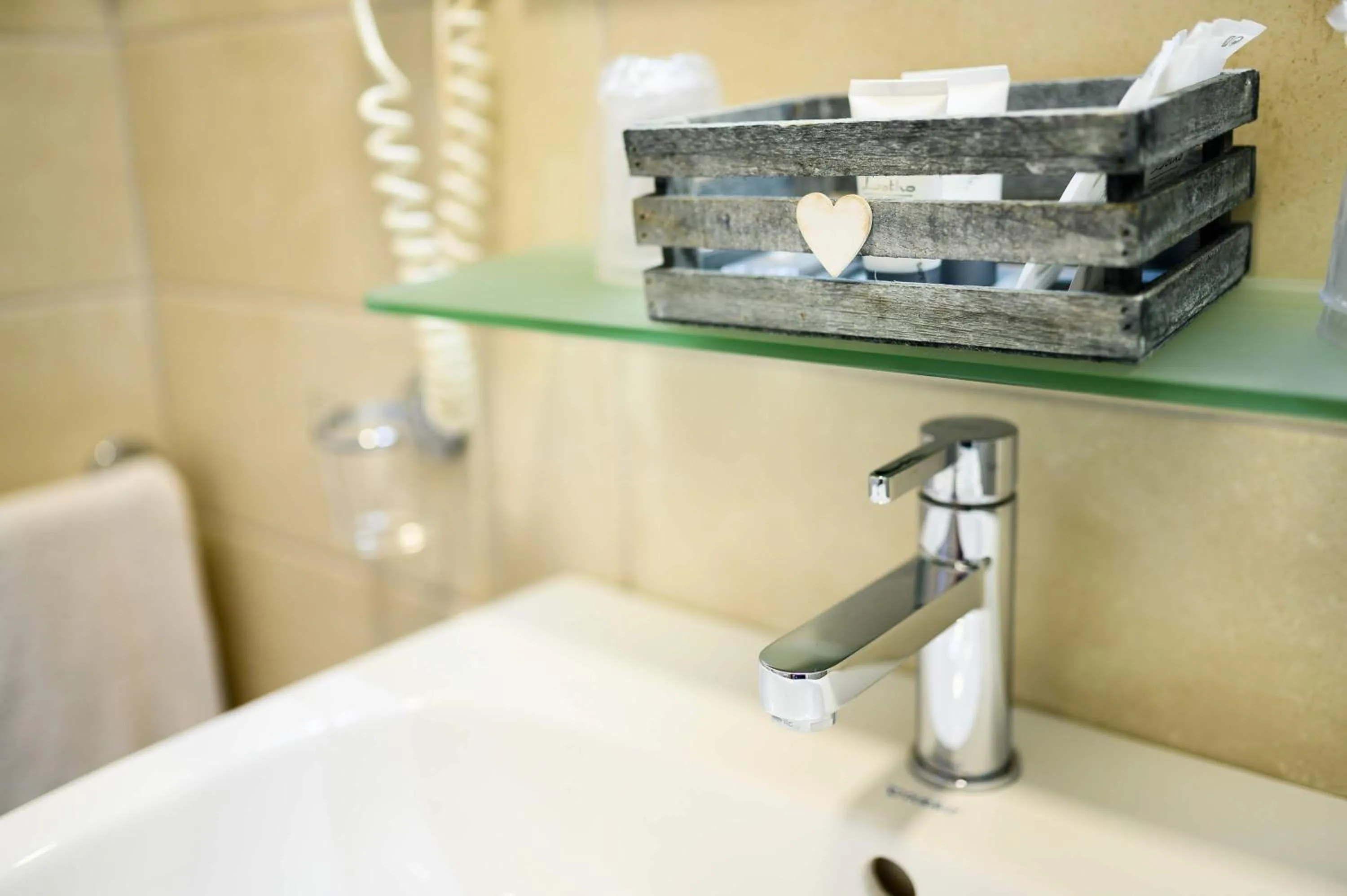 Hotel & Apartments " Perpoin "