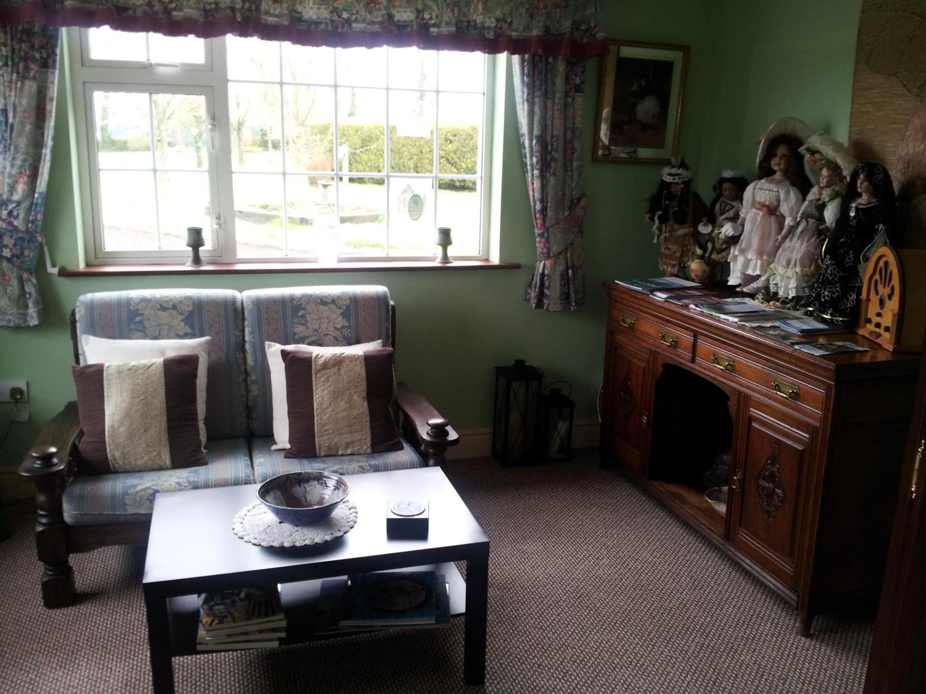 Living room in Tir Na Nog B&B