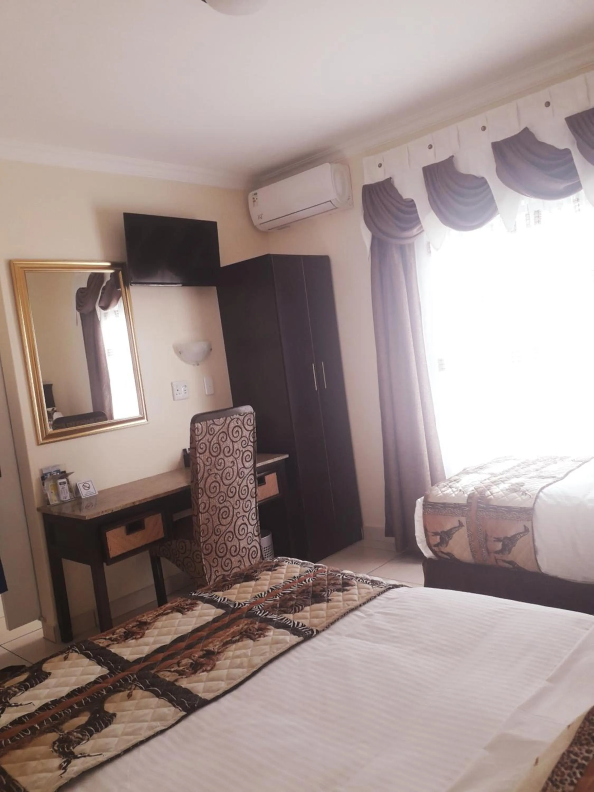 TV and multimedia, Bed in Ecotel Southgate