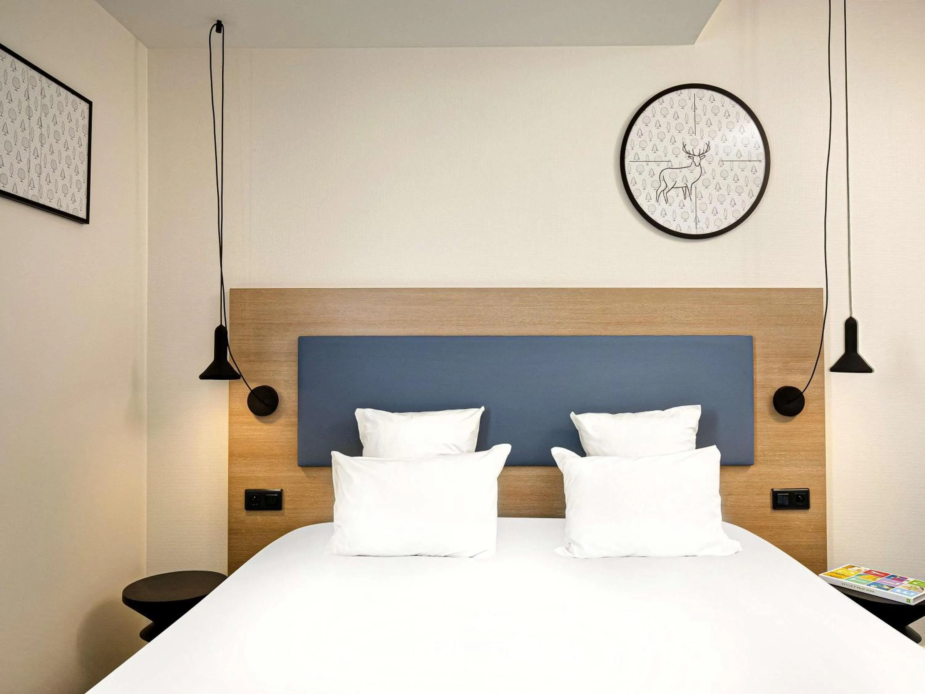 Bedroom, Bed in Hôtel ibis Styles Montargis Arboria