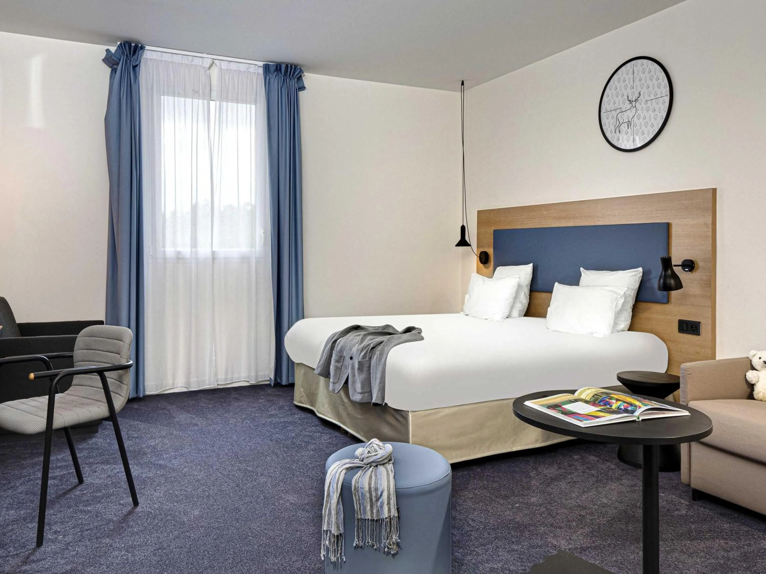 Bedroom, Bed in Hôtel ibis Styles Montargis Arboria