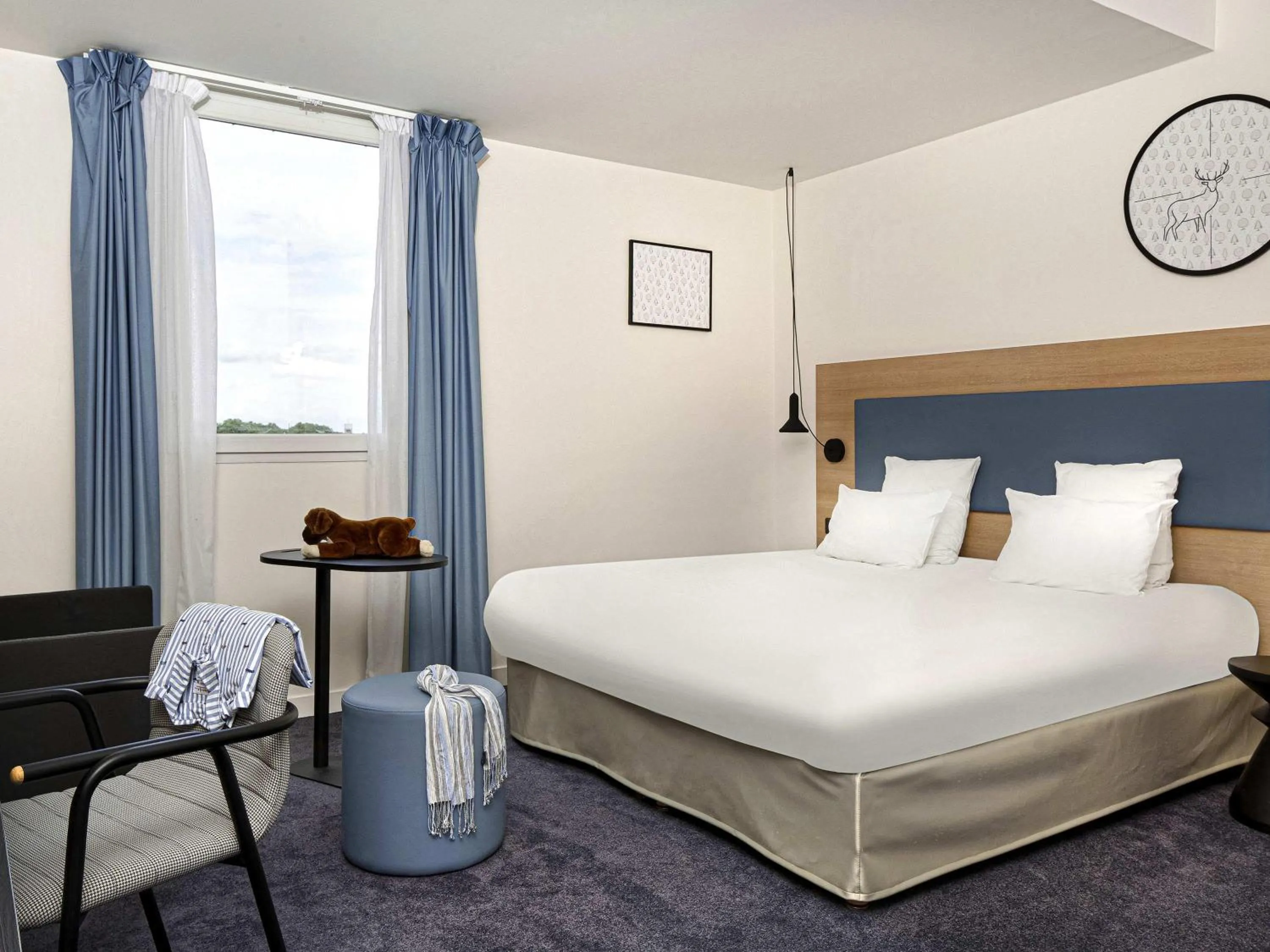 Bedroom, Bed in Hôtel ibis Styles Montargis Arboria