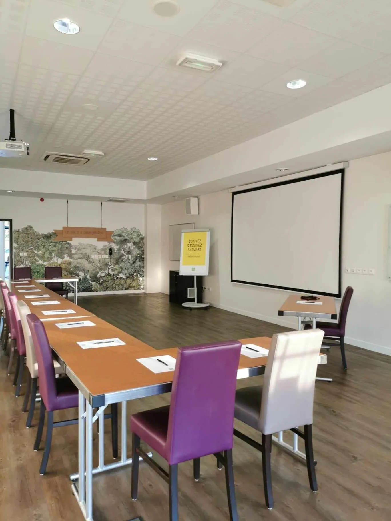 Business facilities in Hôtel ibis Styles Montargis Arboria