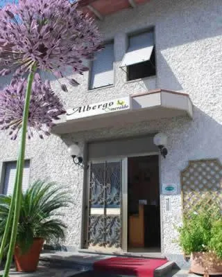 Facade/entrance in Albergo Smeraldo
