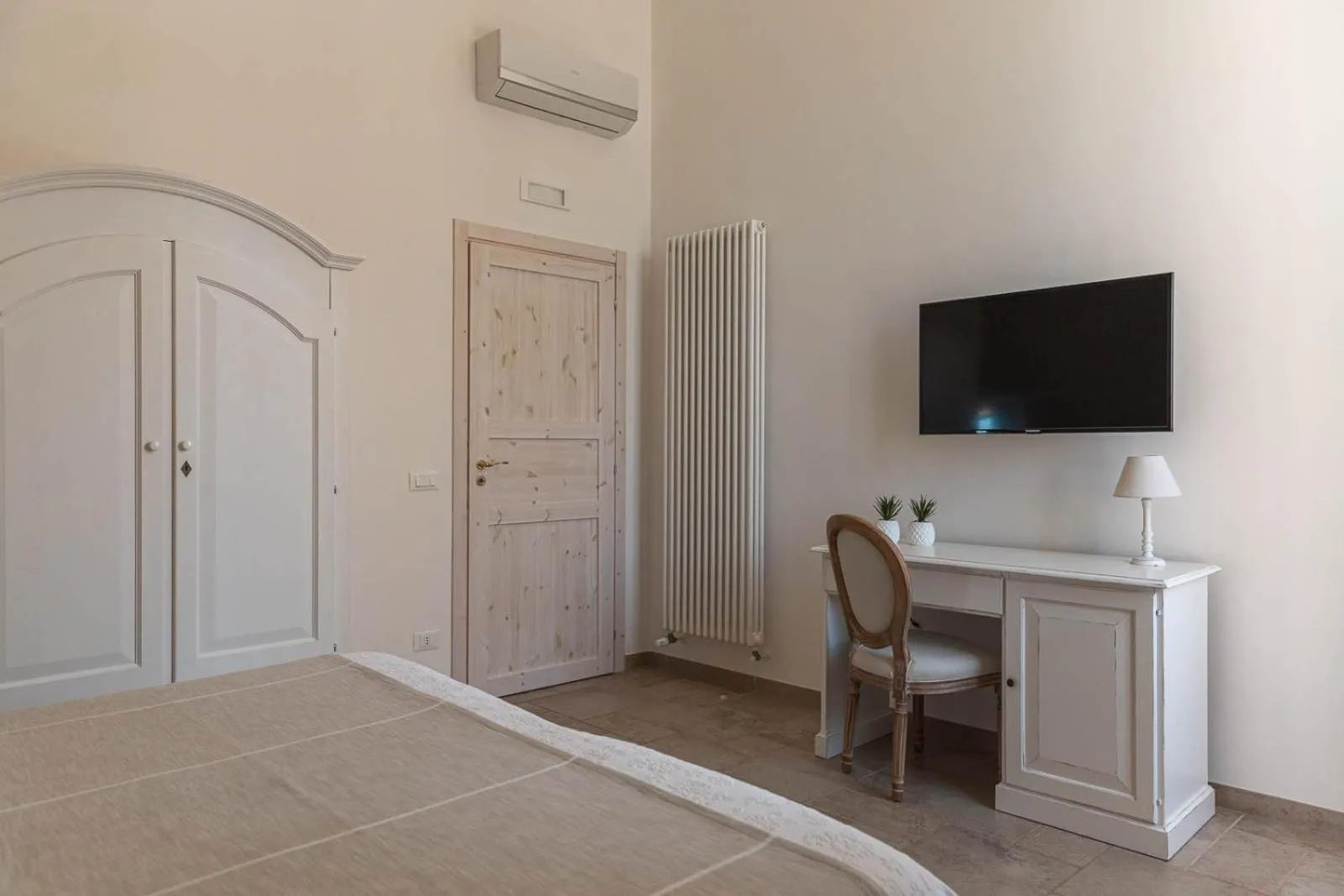 Bedroom in Albergo Diffuso Monopoli