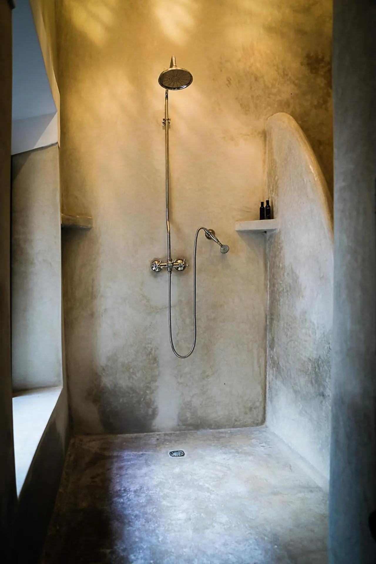 Shower in Riad Wabisabi