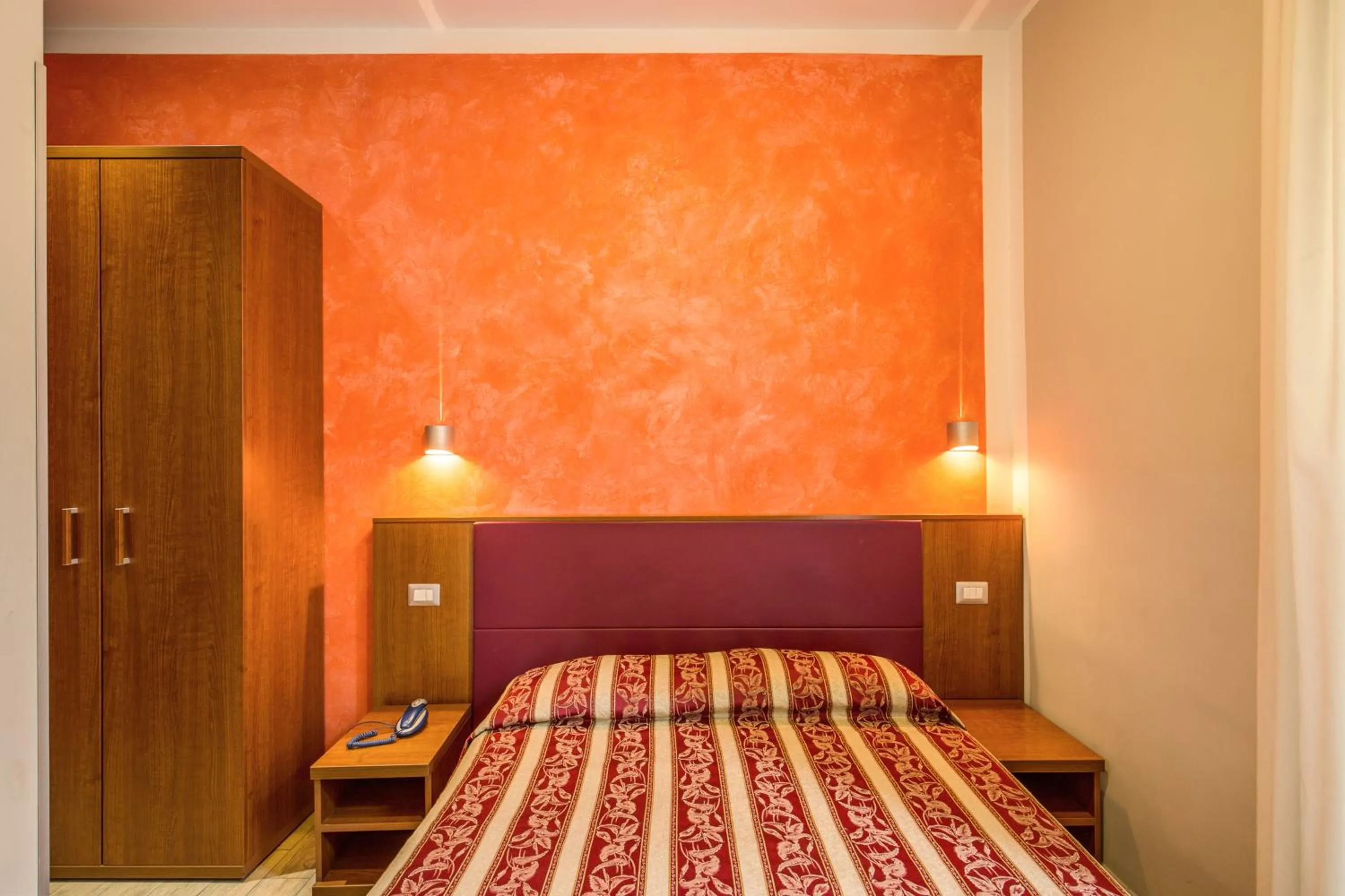 Bathroom, Bed in Buonarroti Suite