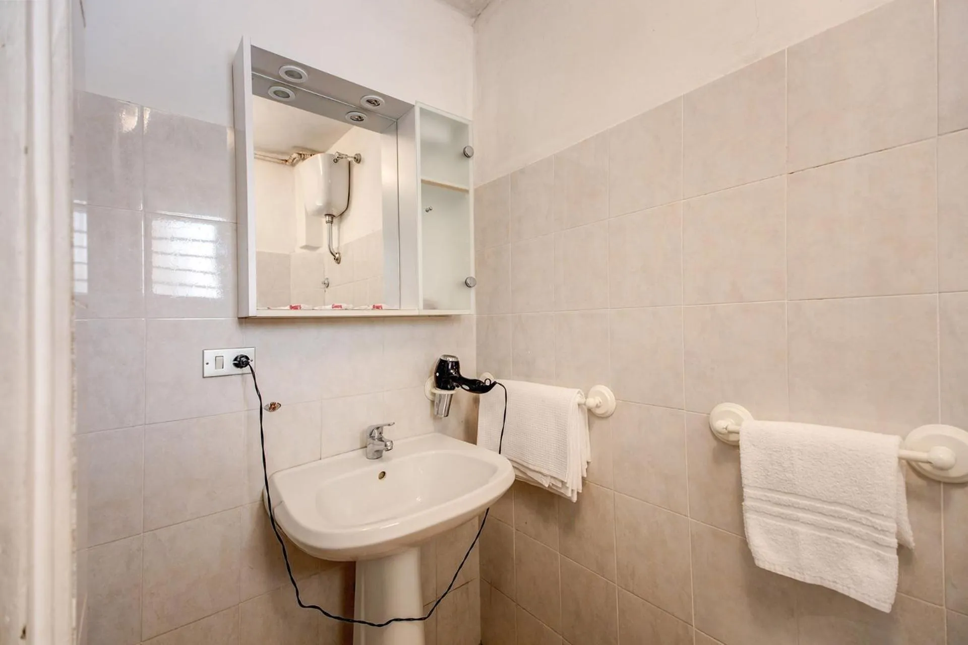 Shower in Buonarroti Suite