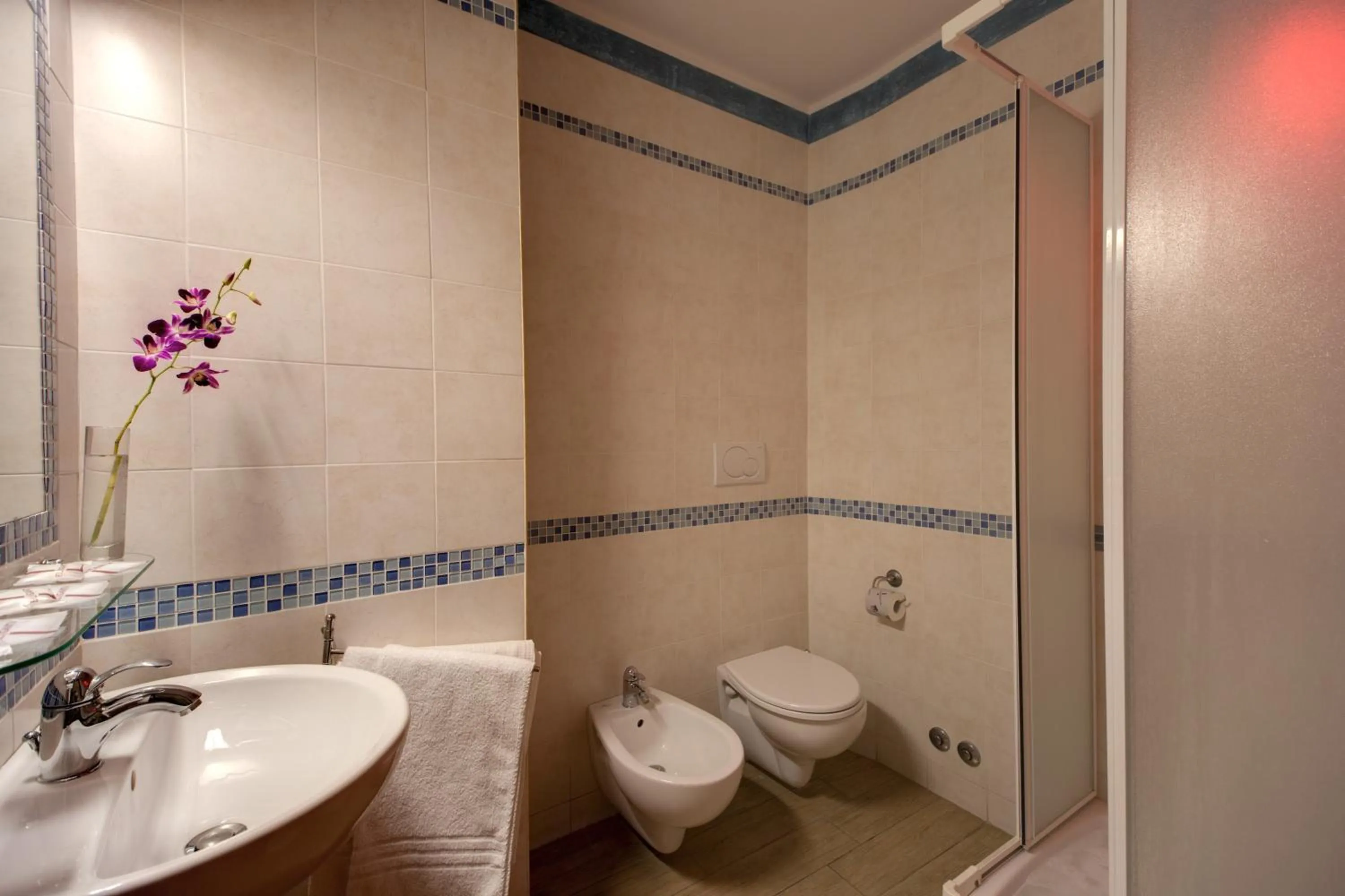 Shower in Buonarroti Suite