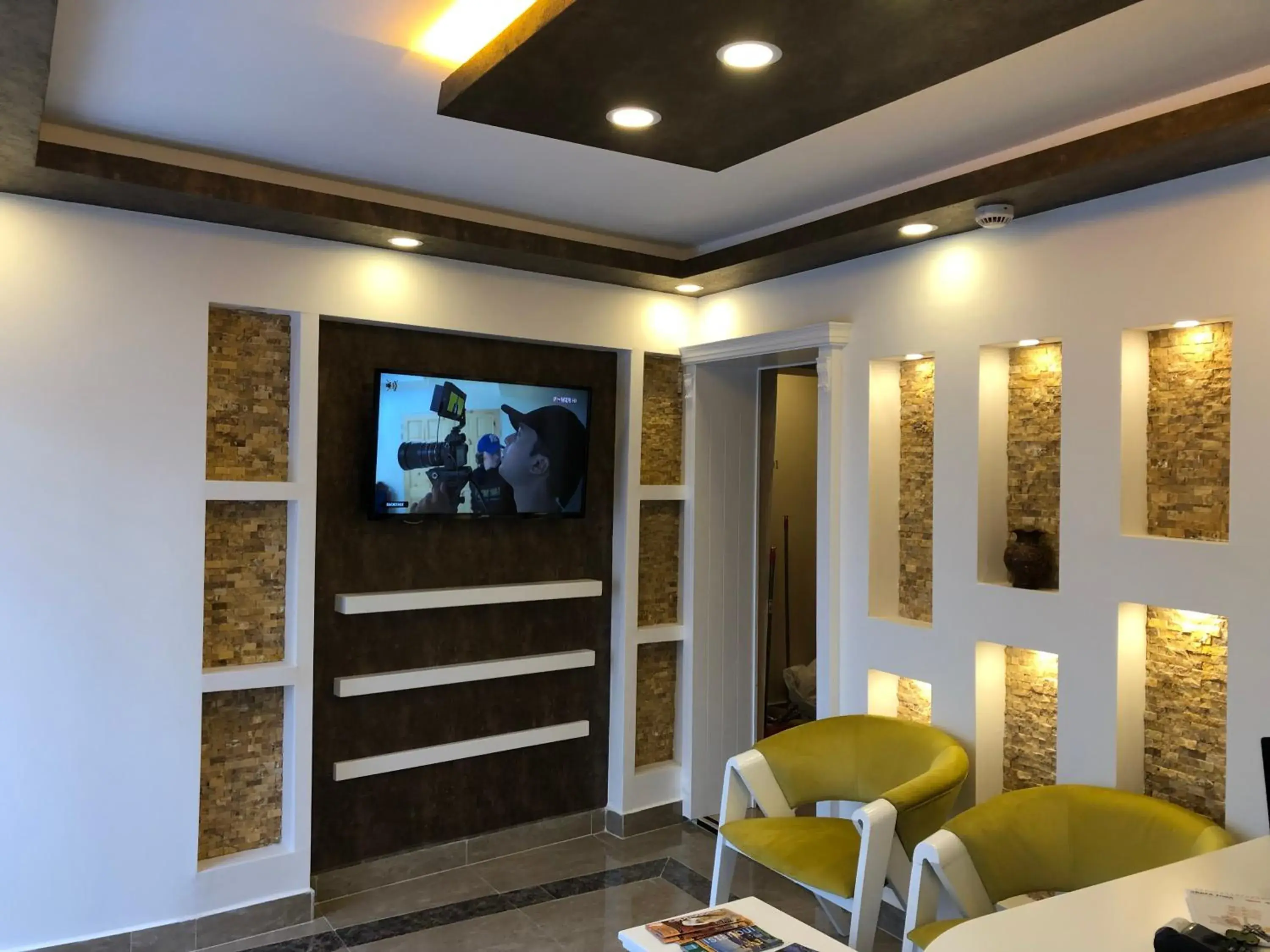 Facade/entrance in Capricorn by Otantik Suites Facade/entrance in Capricorn by Otantik Suites