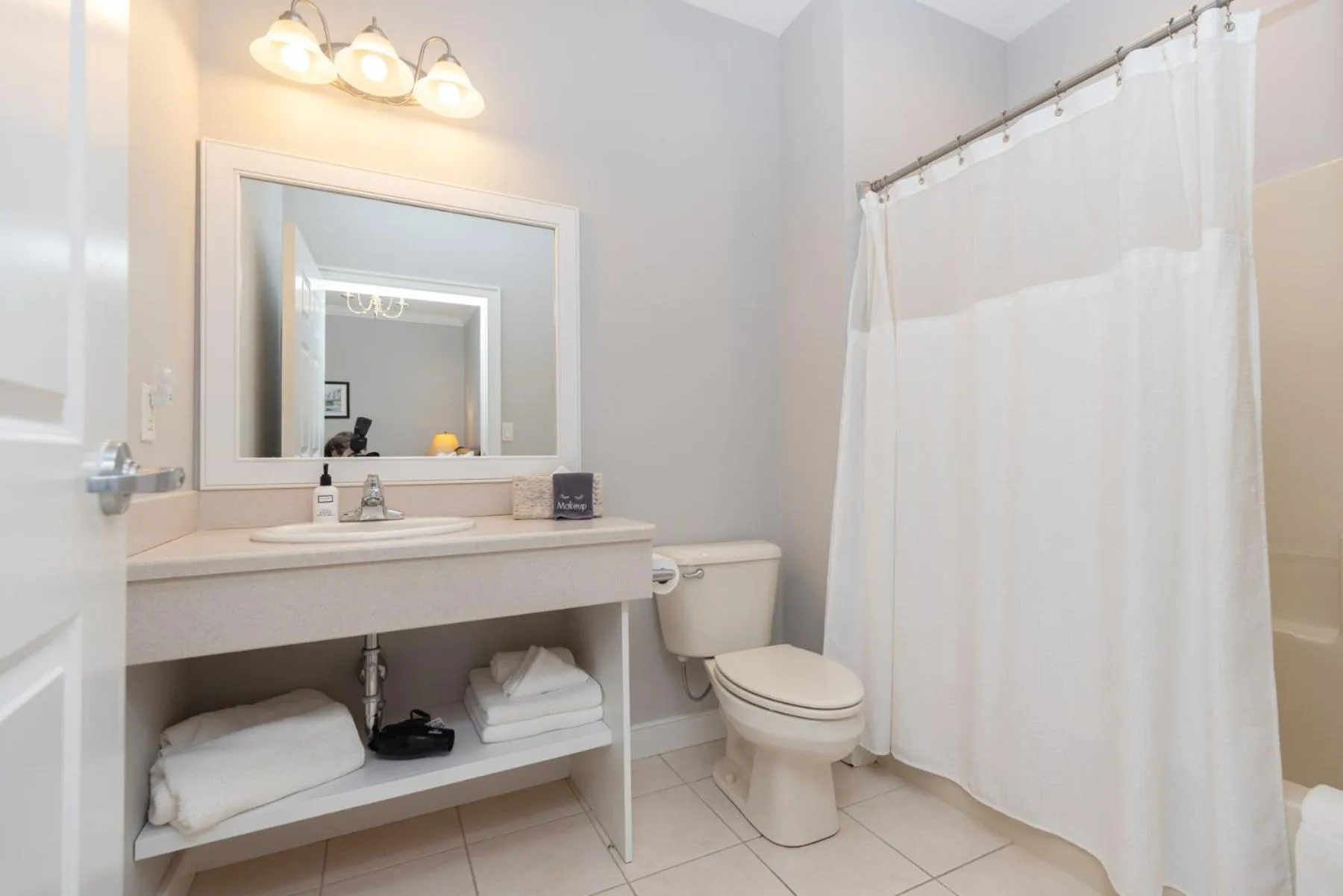 Toilet in Selinsgrove Inn