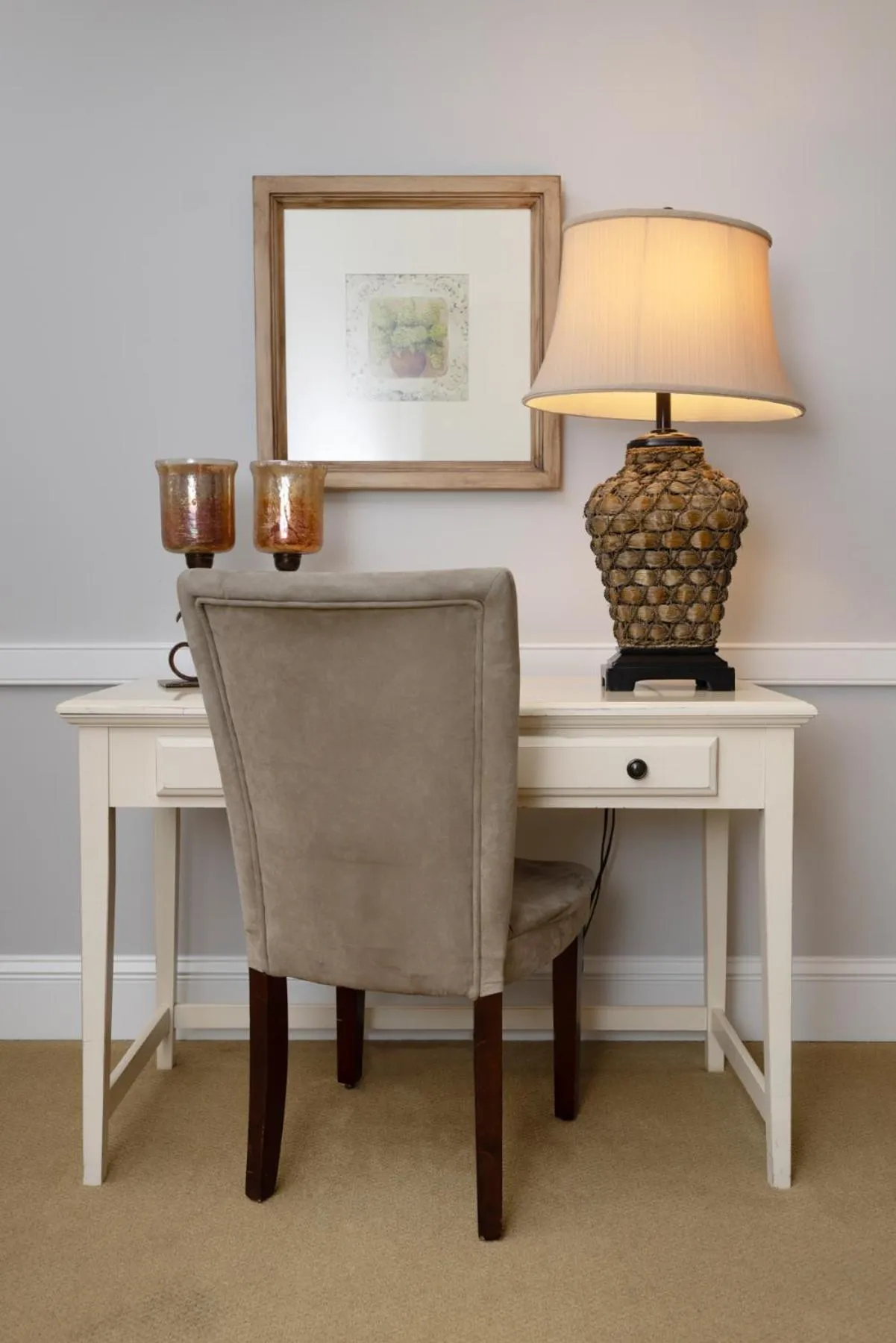 Seating area in Selinsgrove Inn