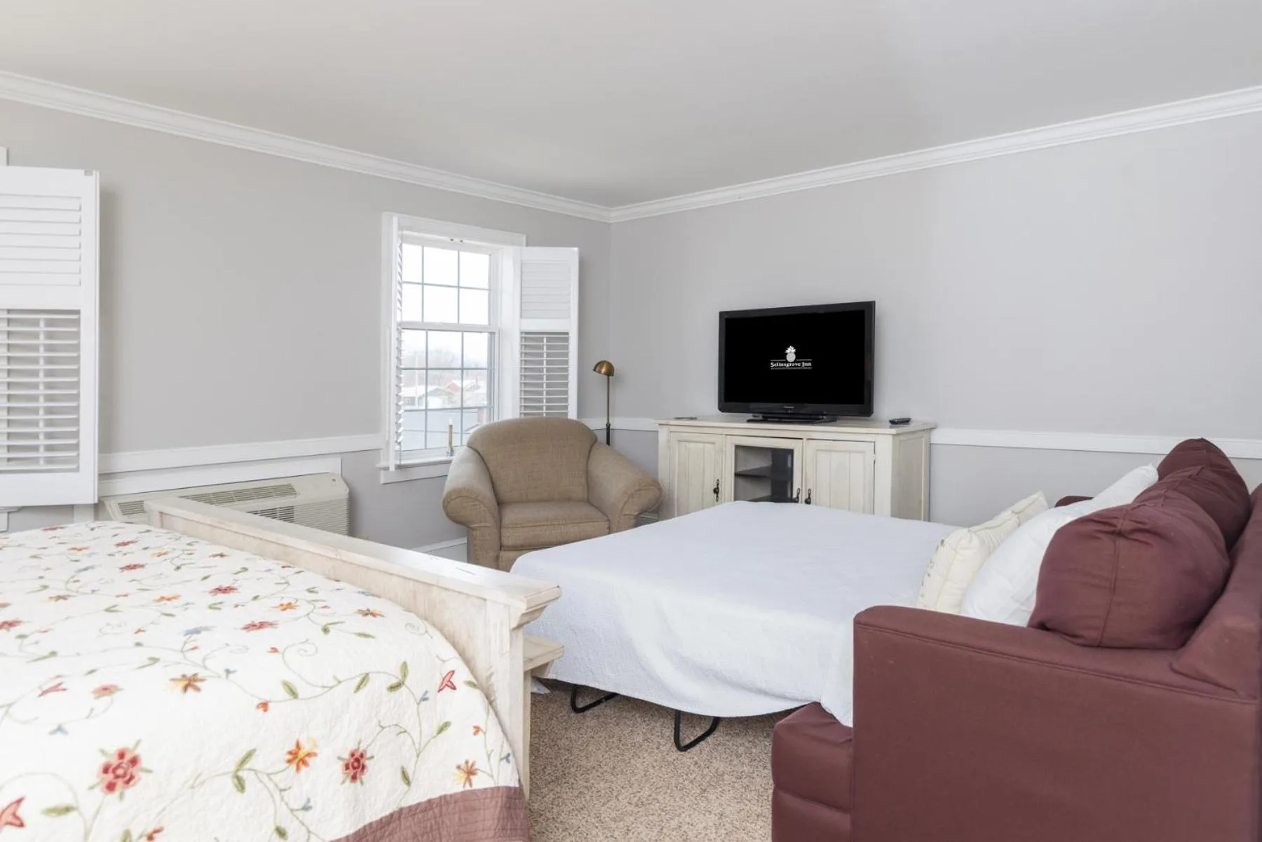 Bed in Selinsgrove Inn