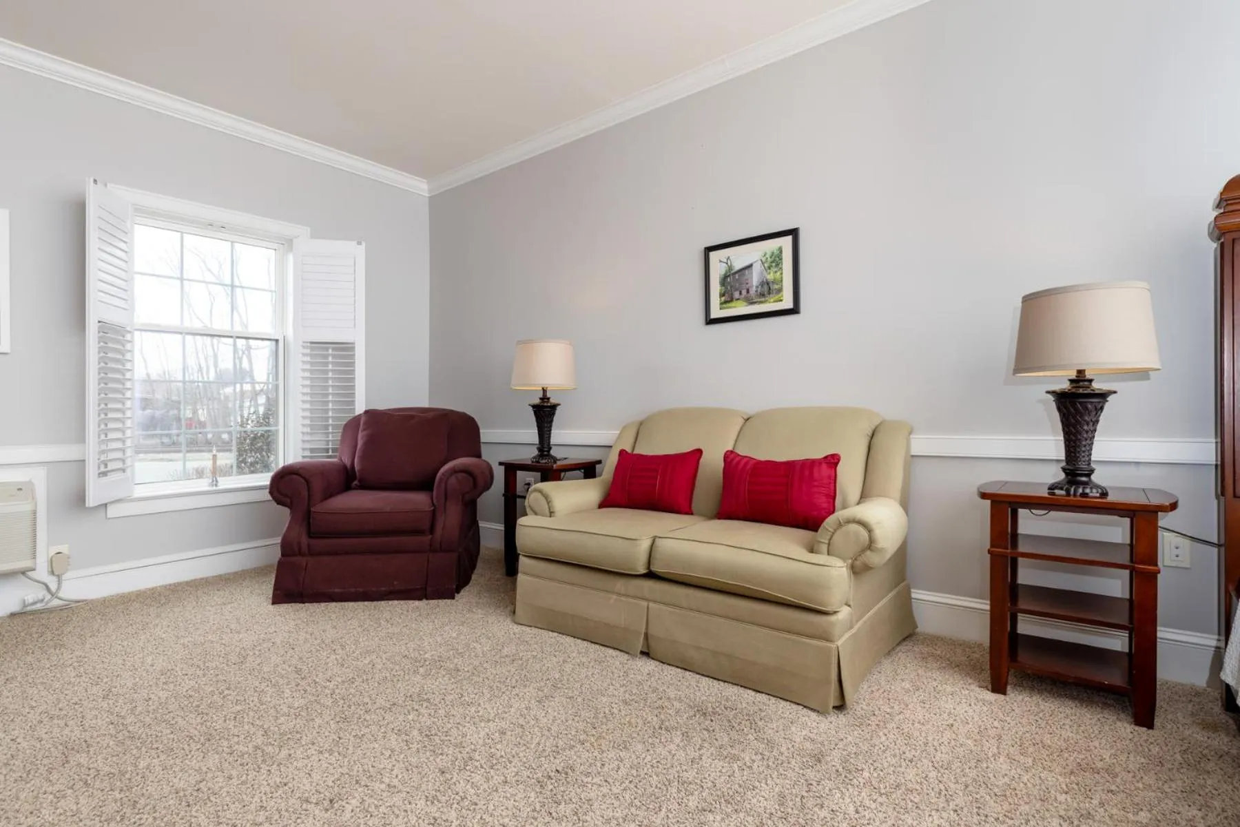 Living room in Selinsgrove Inn