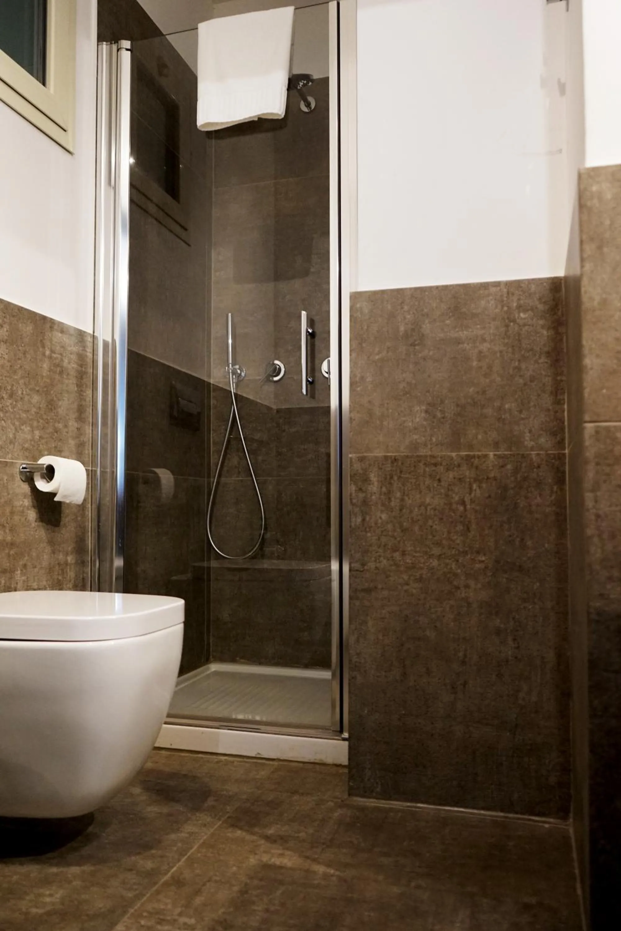 Shower in Re di Smirne by Apulia Accommodation