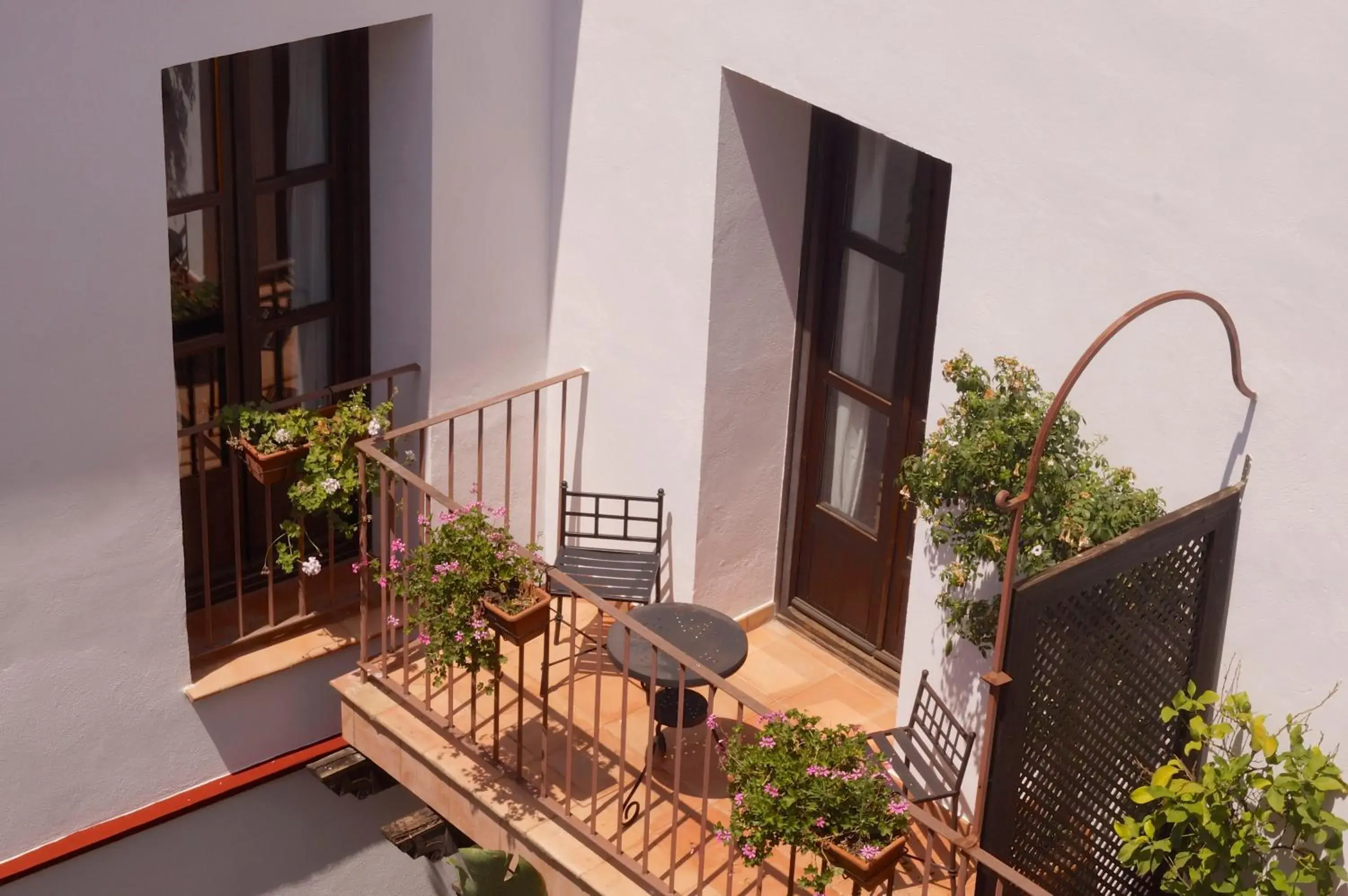 Two-Bedroom Duplex Apartment in Apartamentos Los Patios de la Judería Two-Bedroom Duplex Apartment in Apartamentos Los Patios de la Judería