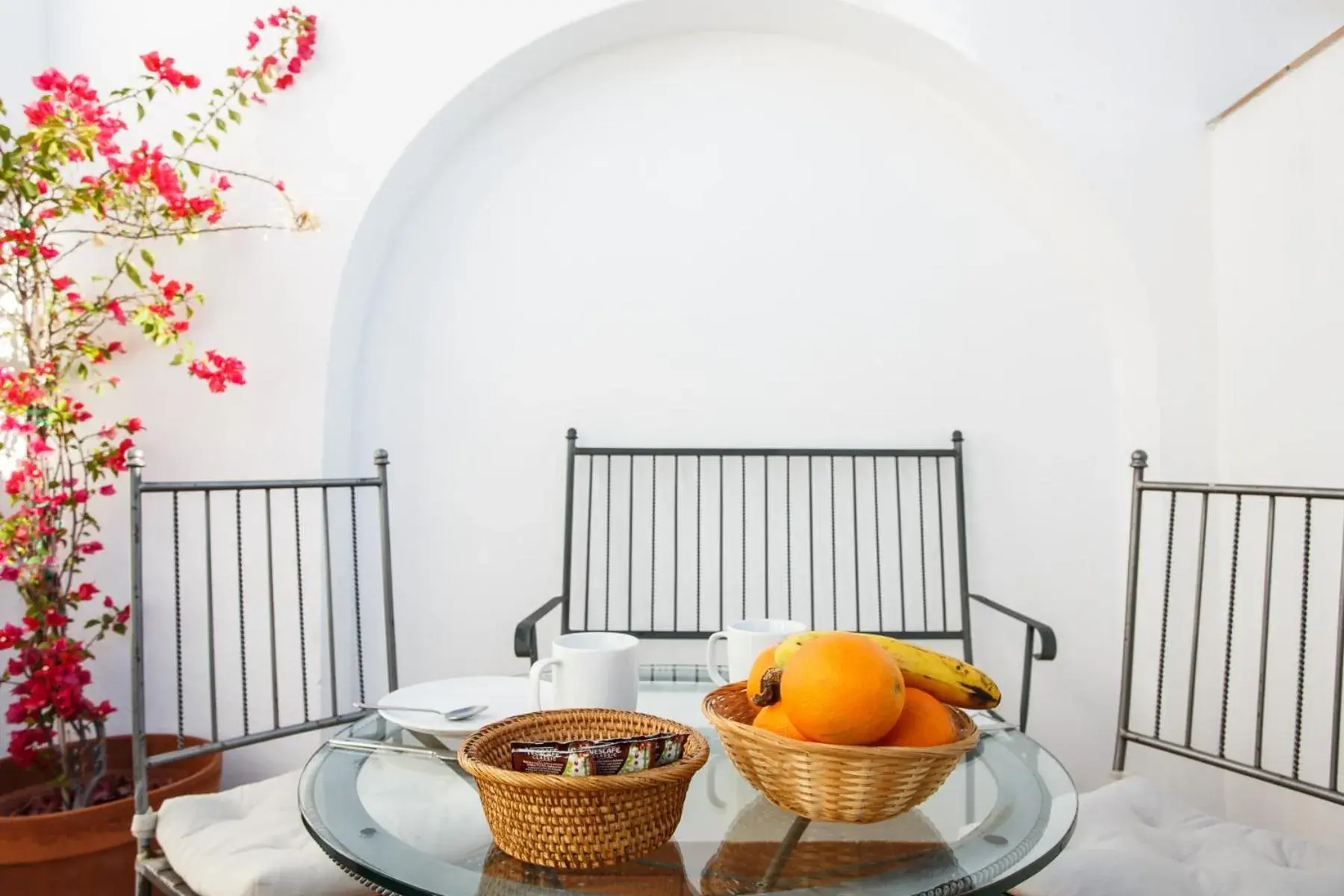 Two-Bedroom Duplex Apartment with Terrace in Apartamentos Los Patios de la Judería Two-Bedroom Duplex Apartment with Terrace in Apartamentos Los Patios de la Judería