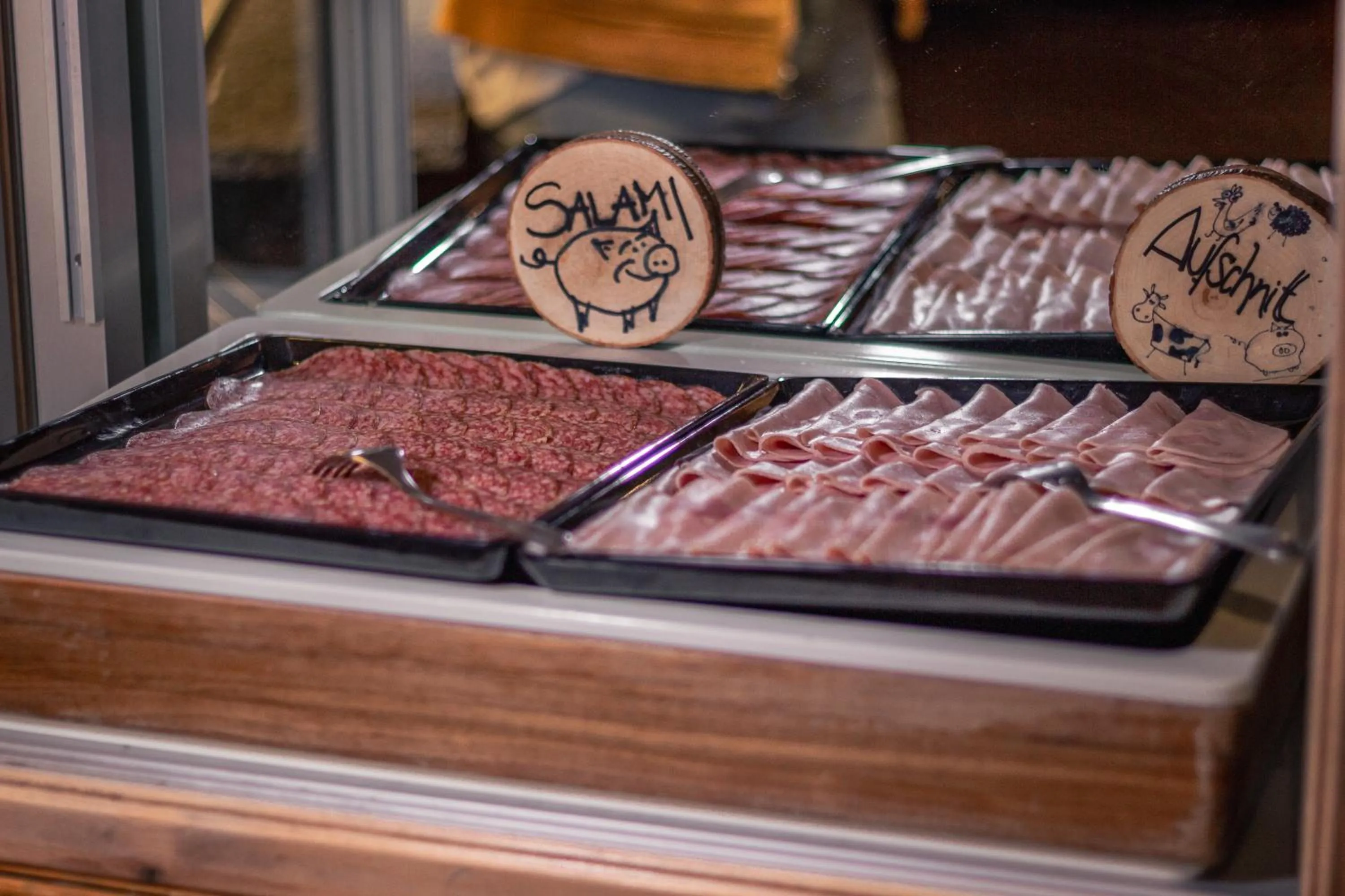 Breakfast in Eiger Lodge Chic