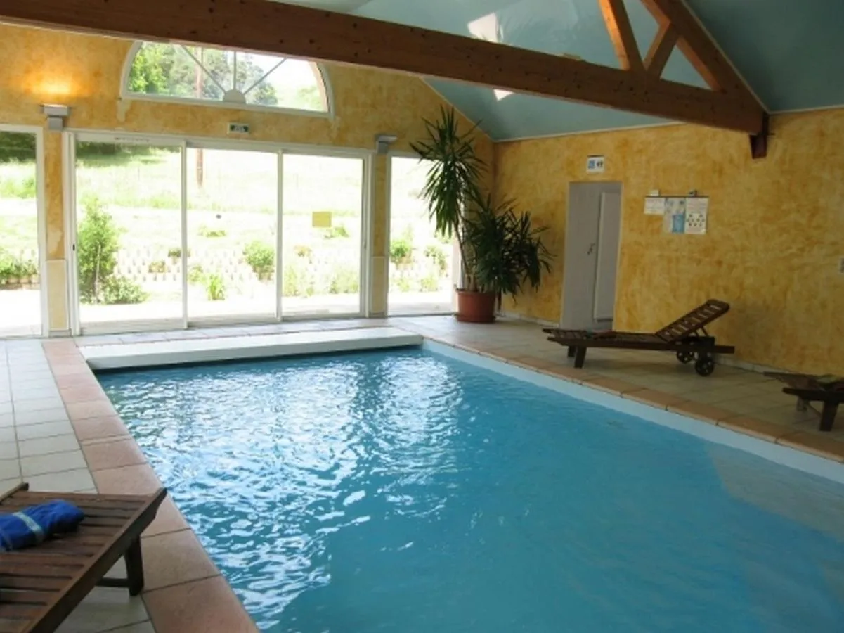 Swimming pool in Hôtel du Bout du Monde