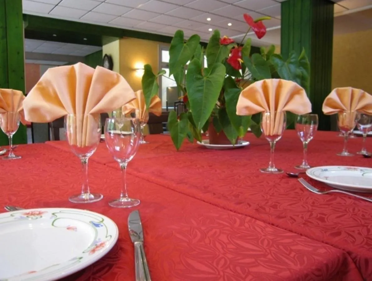 Restaurant/places to eat in Hôtel du Bout du Monde