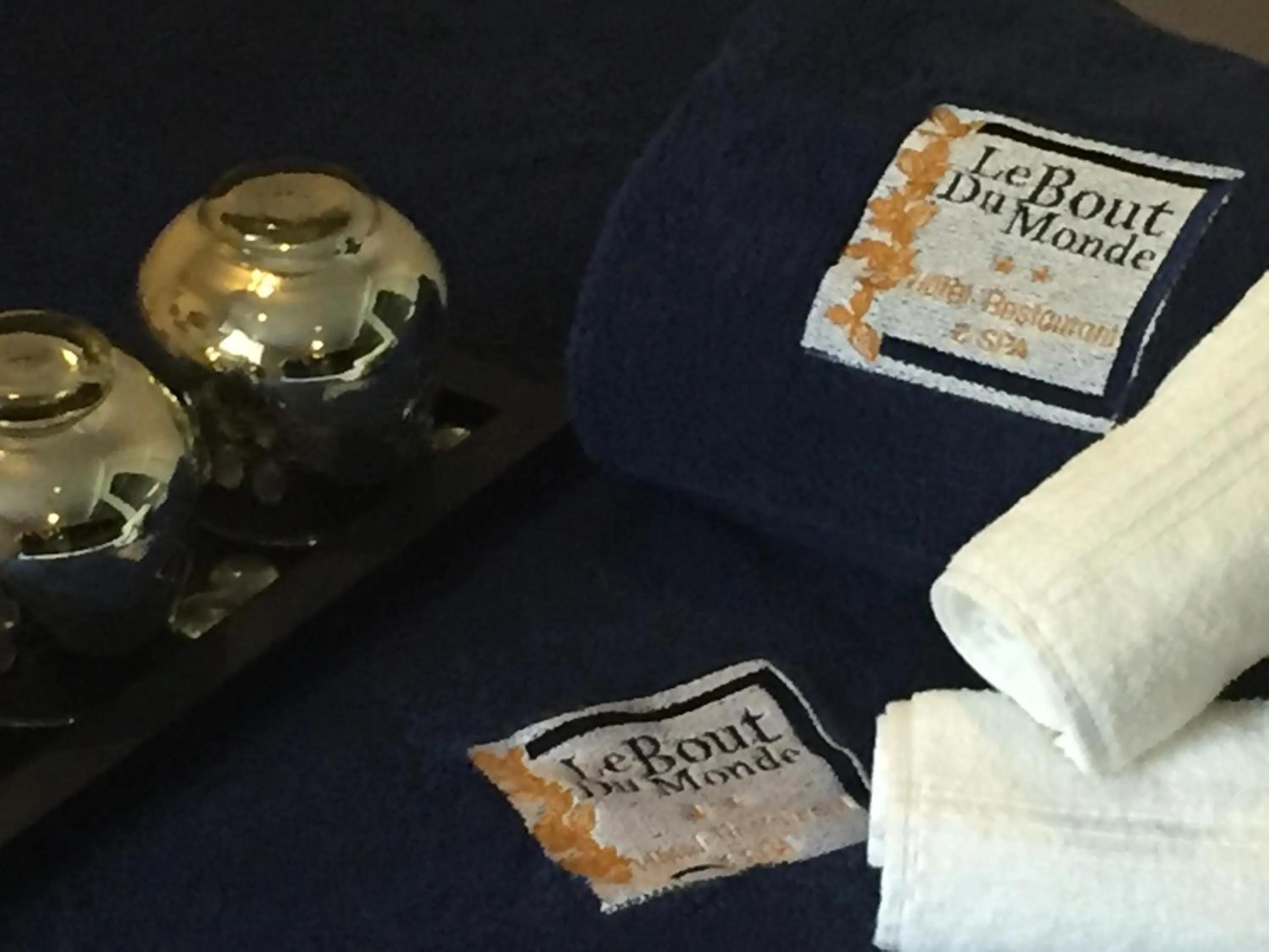 Property logo or sign in Hôtel du Bout du Monde