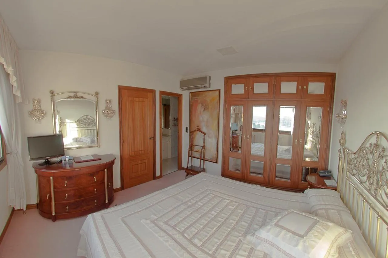 Photo of the whole room, Bed in Hotel Don Pepe