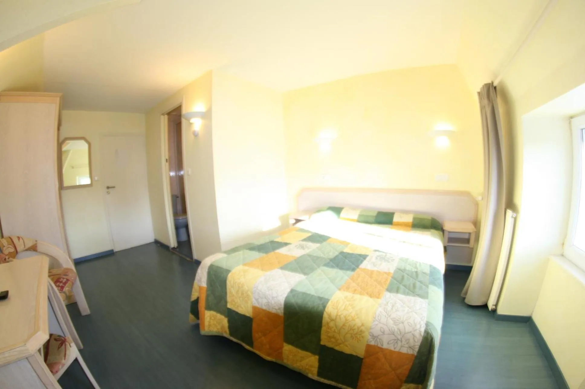Bed in Hôtel Saint-Marc