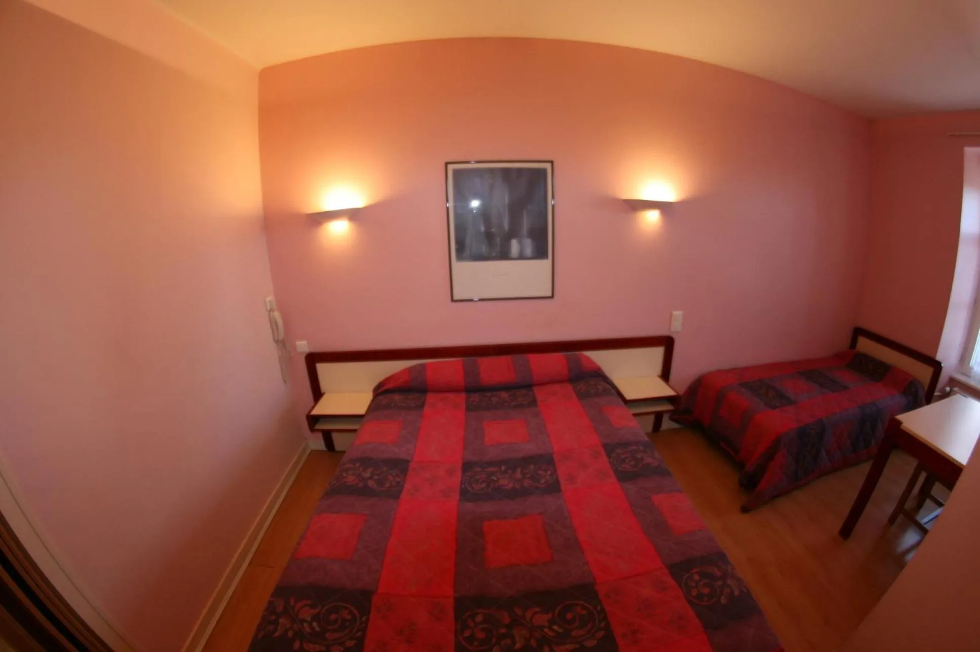 Bed in Hôtel Saint-Marc