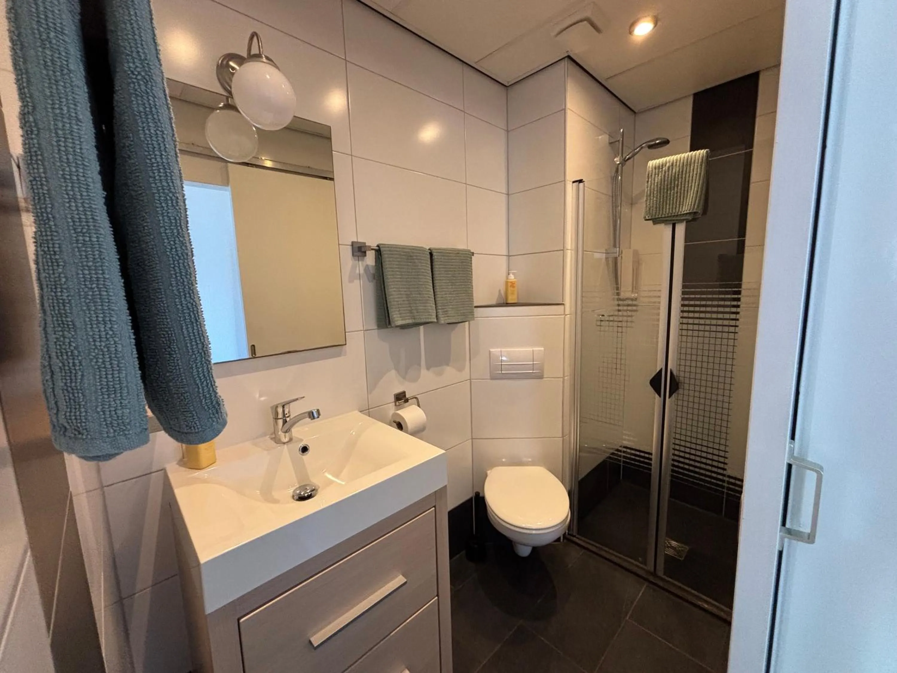 Bathroom in Bed&Breakfast aan Strand
