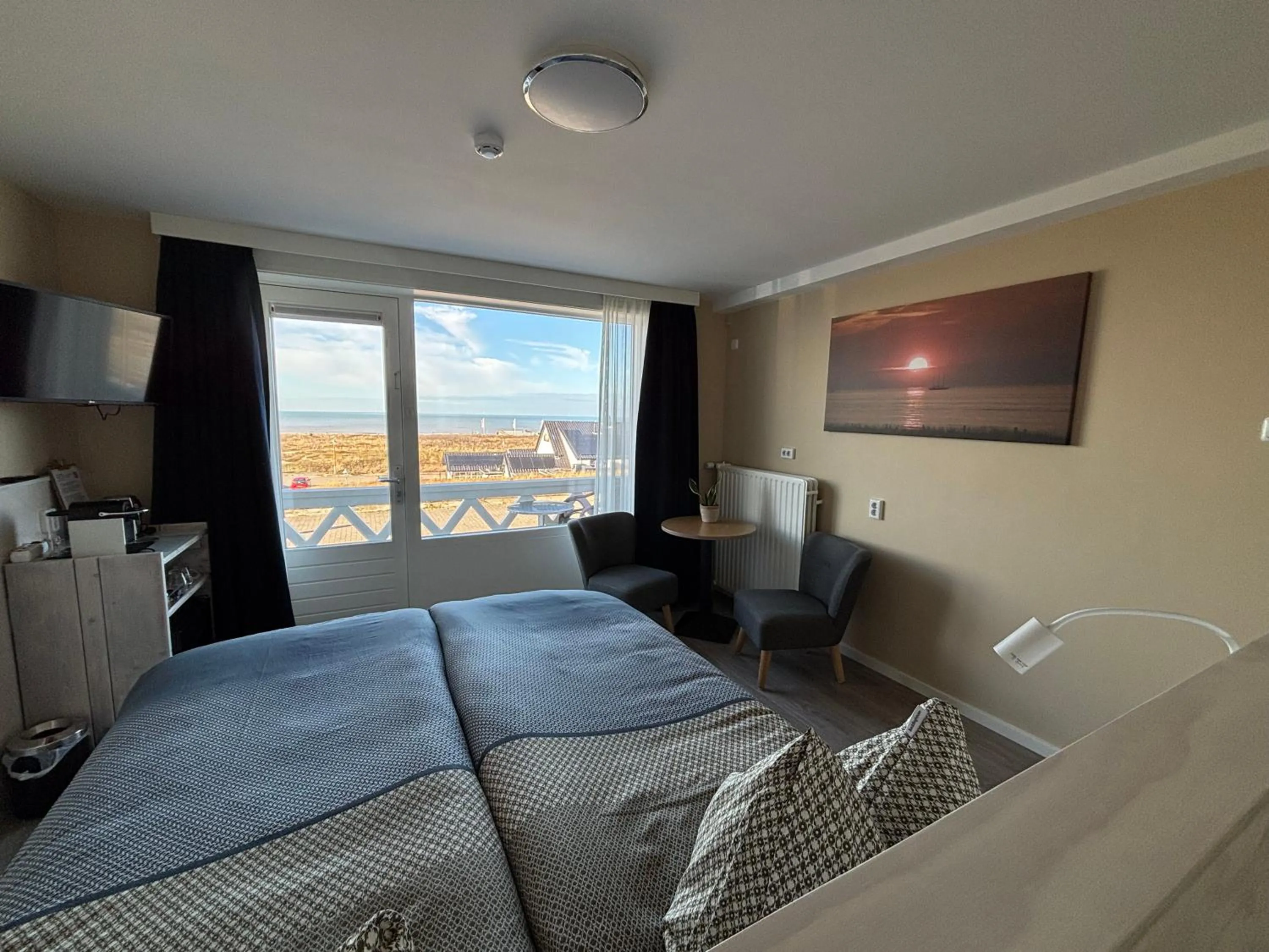 Sea view in Bed&Breakfast aan Strand